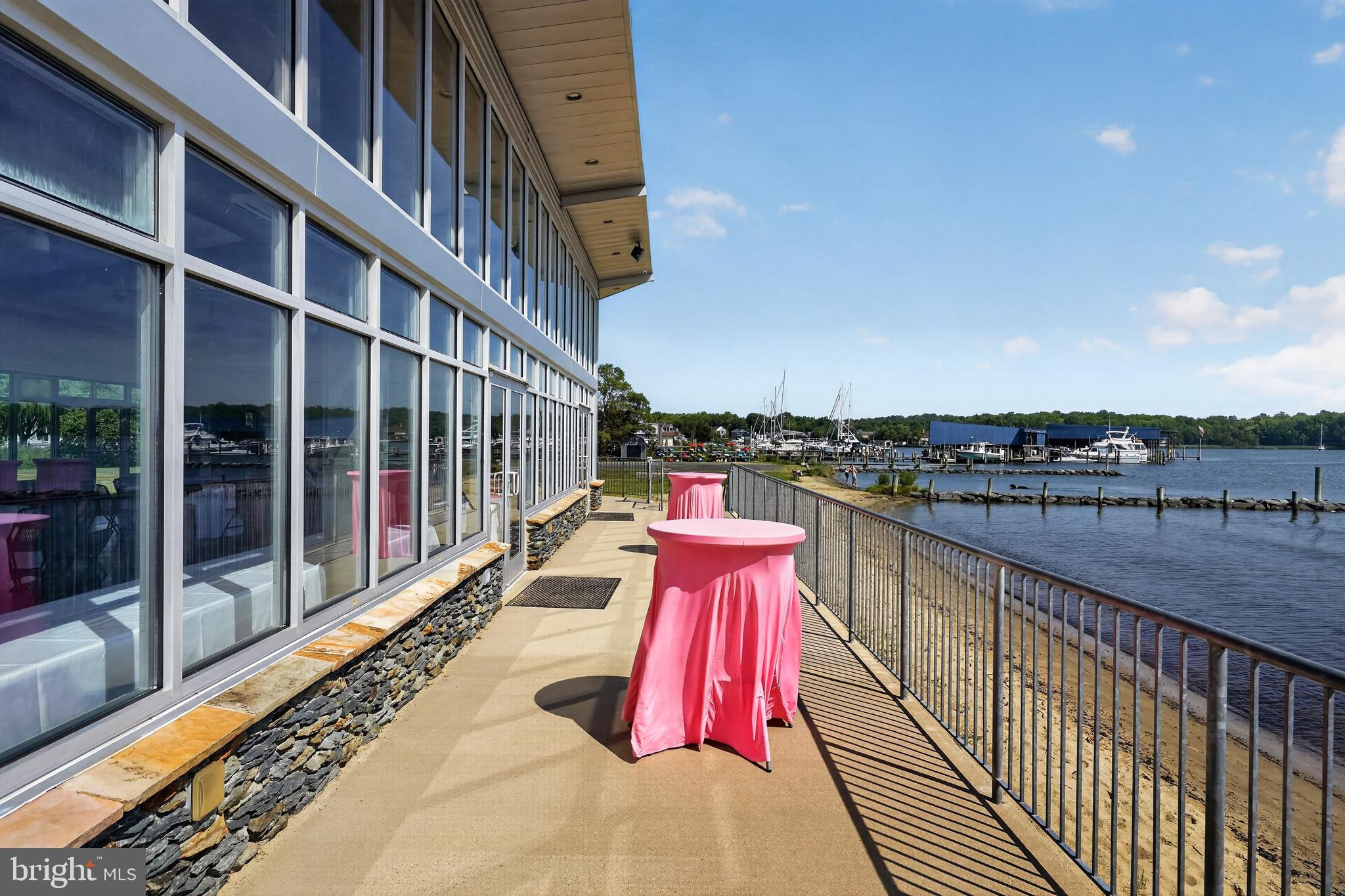SELBY ON THE BAY - Residential