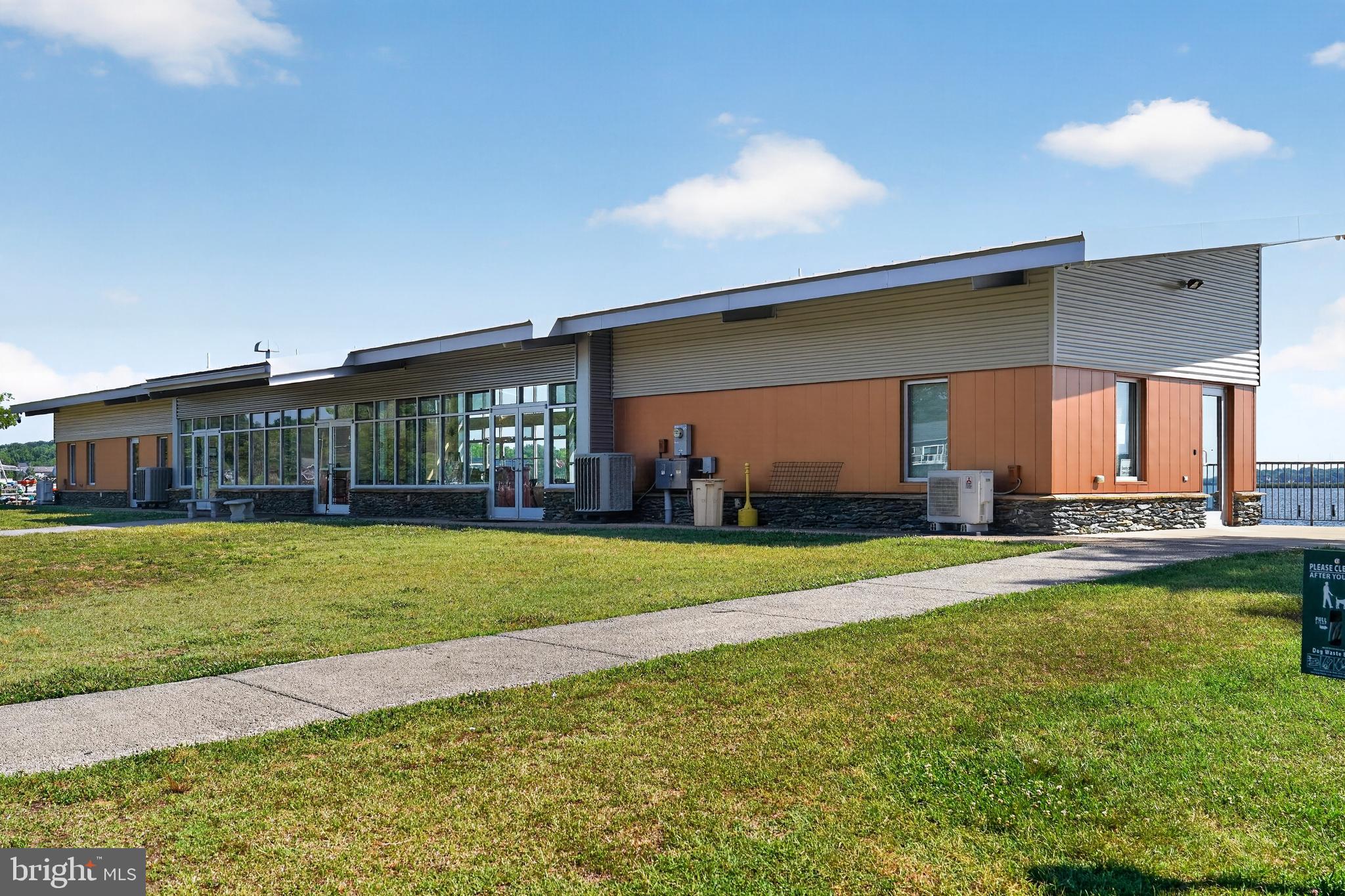 SELBY ON THE BAY - Residential