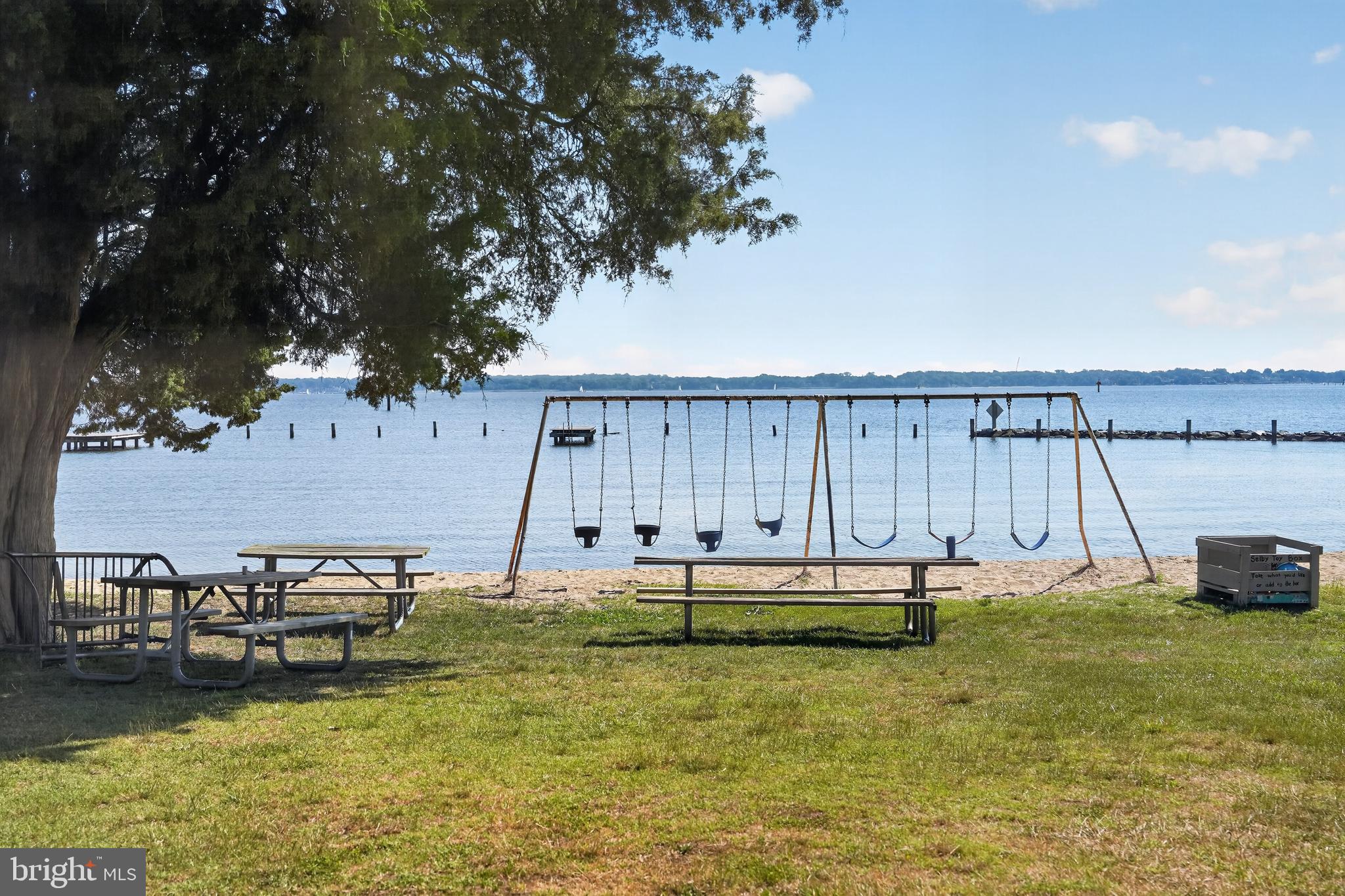 SELBY ON THE BAY - Residential
