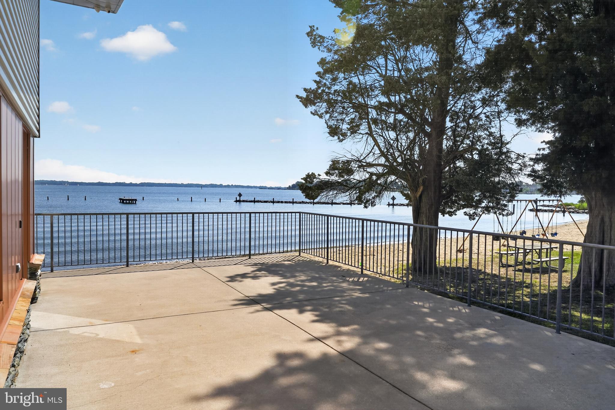 SELBY ON THE BAY - Residential