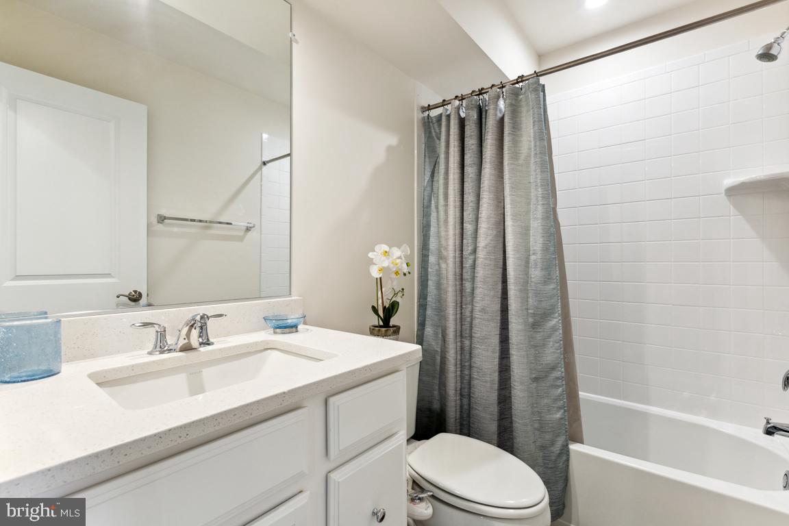 CAPITAL COURT - Residential Lease