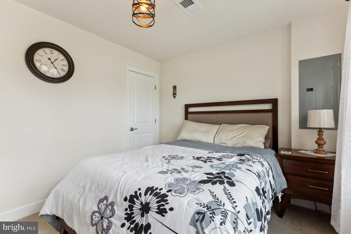 CAPITAL COURT - Residential Lease