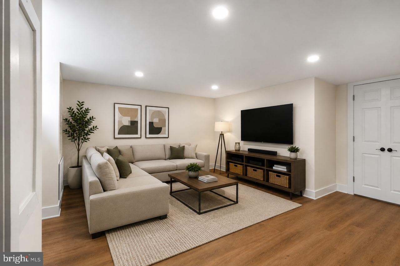 MAYFAIR - Residential