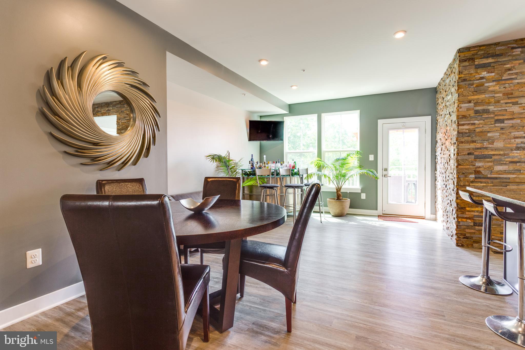 ST CHARLES SUB - Residential Lease