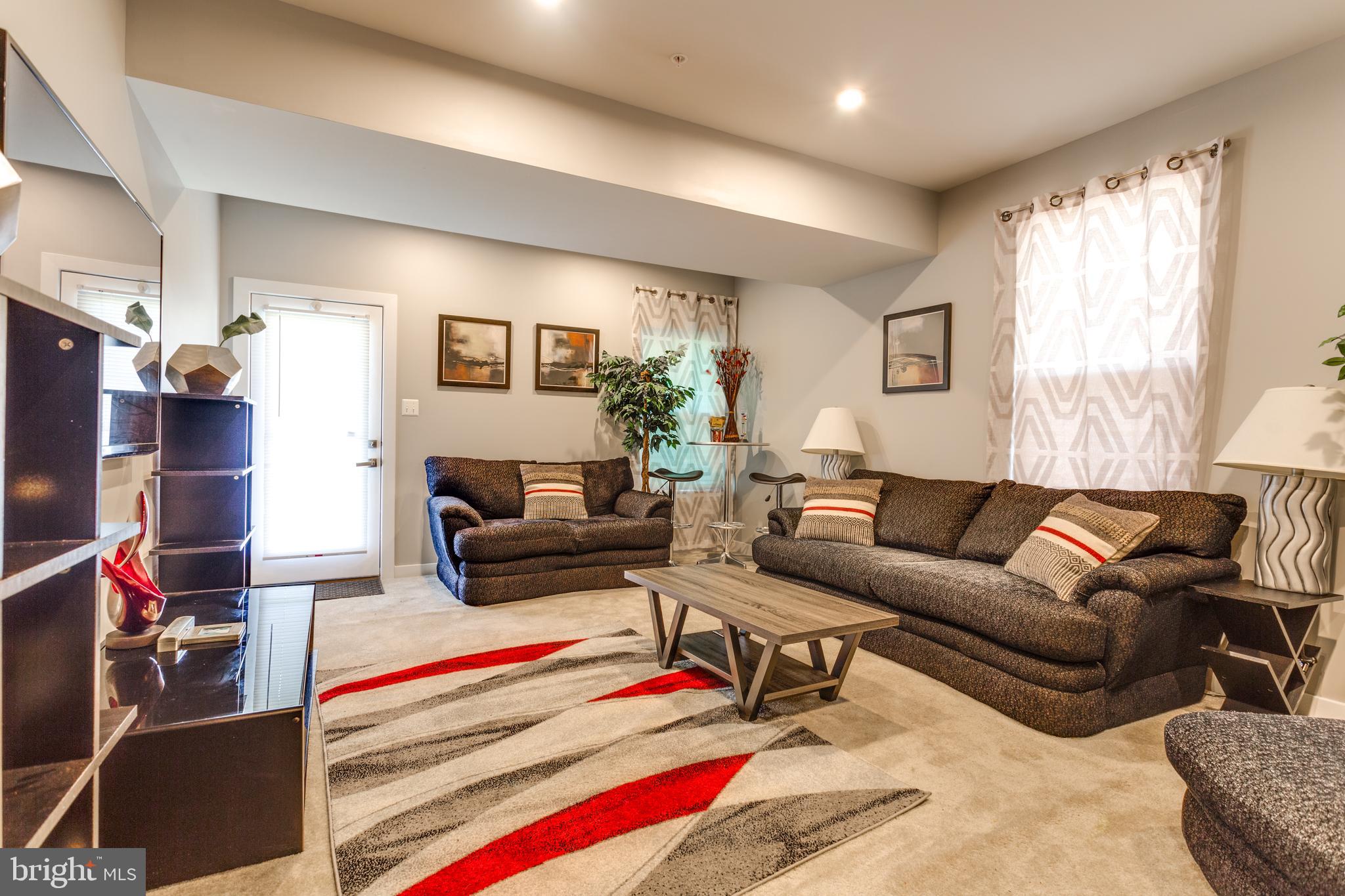 ST CHARLES SUB - Residential Lease