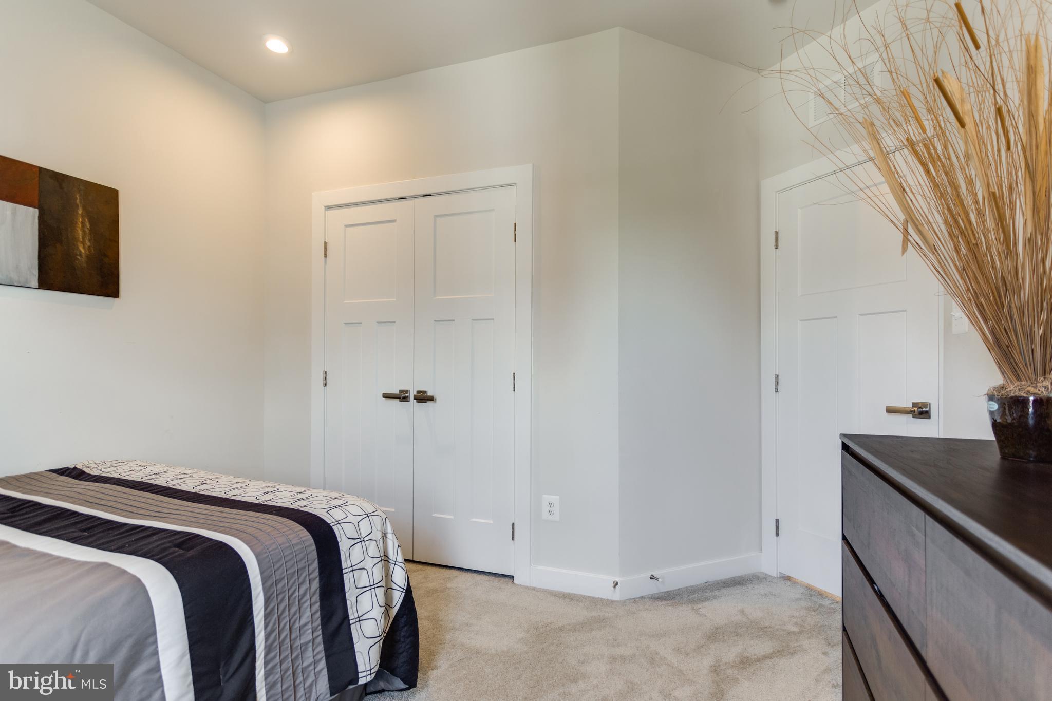ST CHARLES SUB - Residential Lease