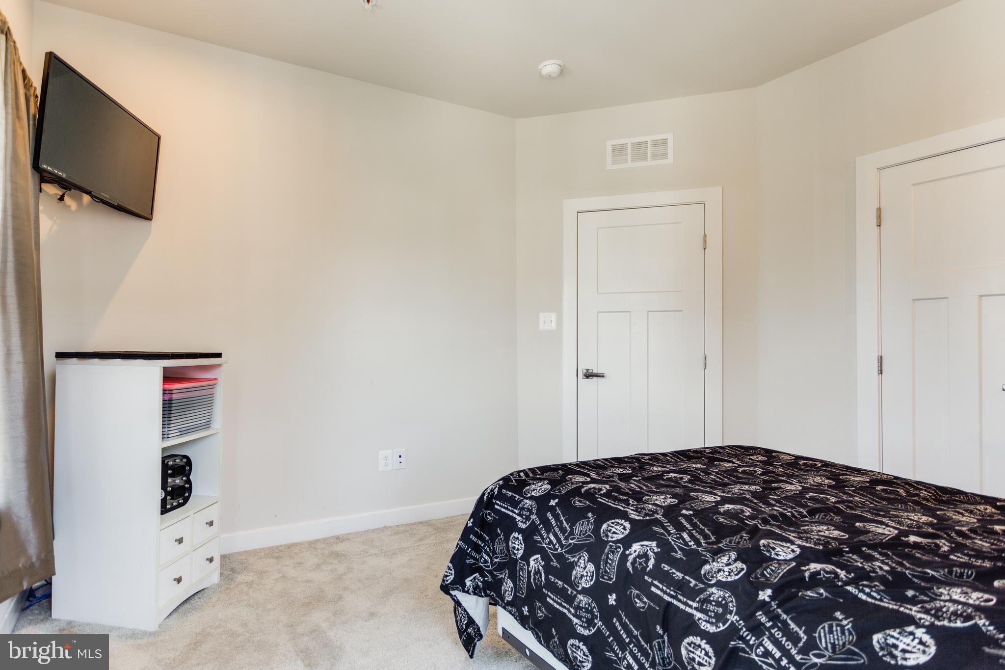 ST CHARLES SUB - Residential Lease