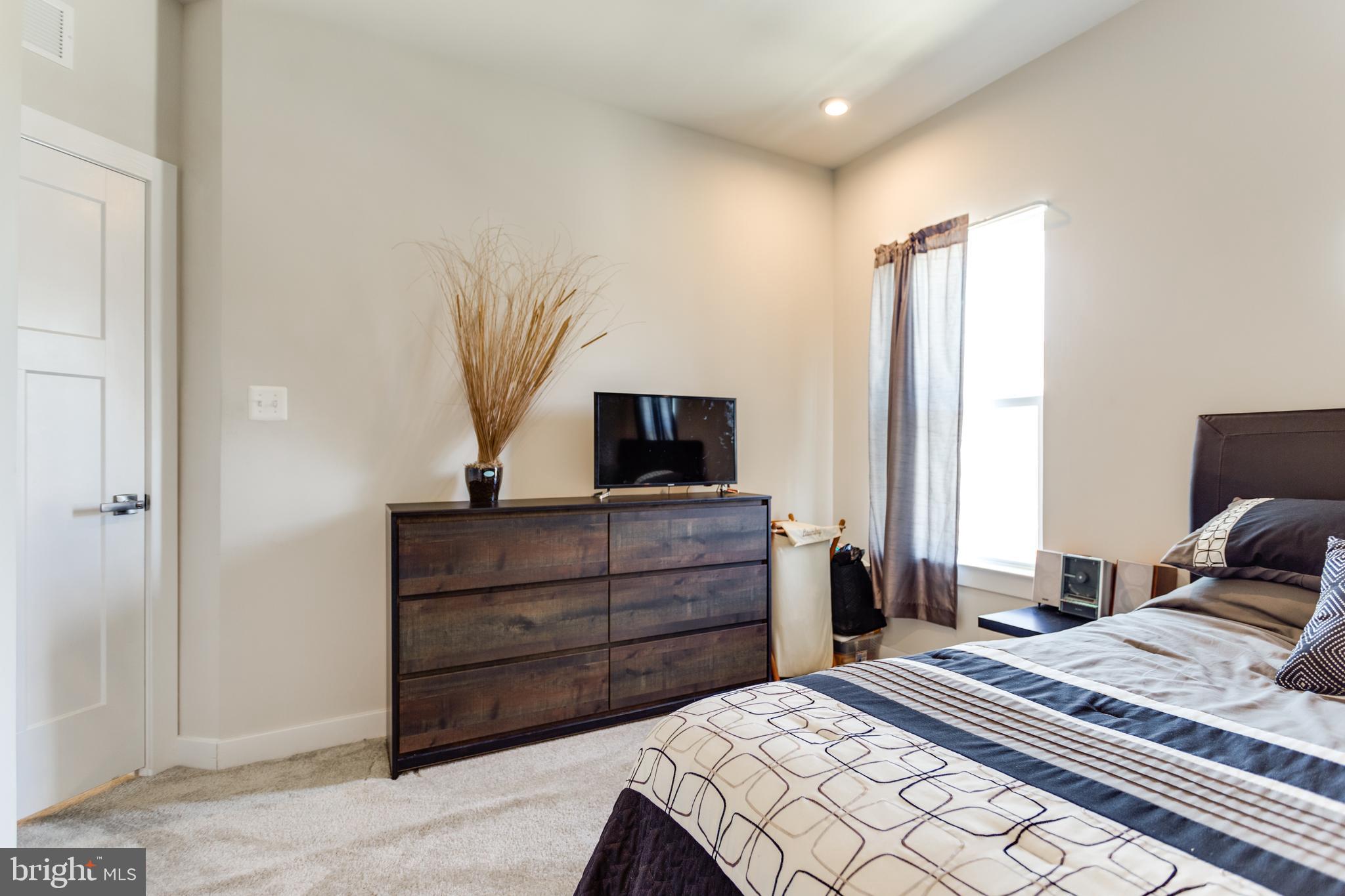 ST CHARLES SUB - Residential Lease