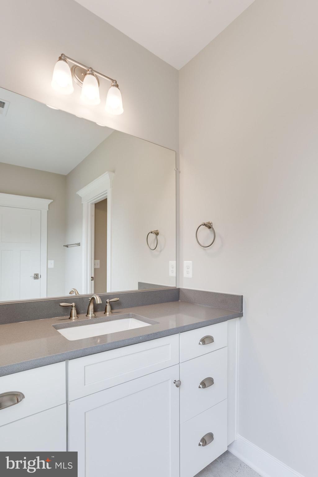 BROYHILL GLEN GARY PARK - Residential