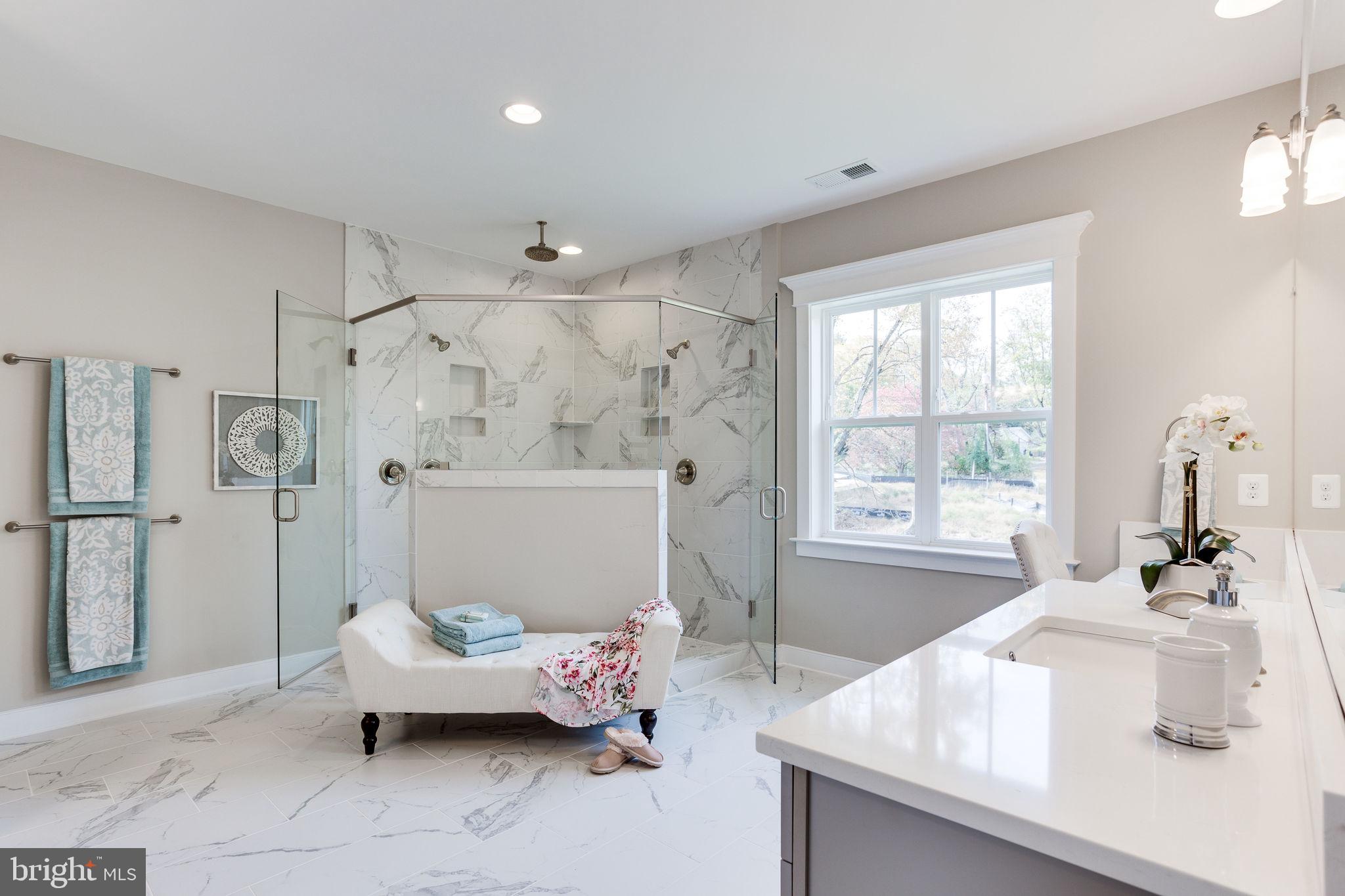 BROYHILL GLEN GARY PARK - Residential