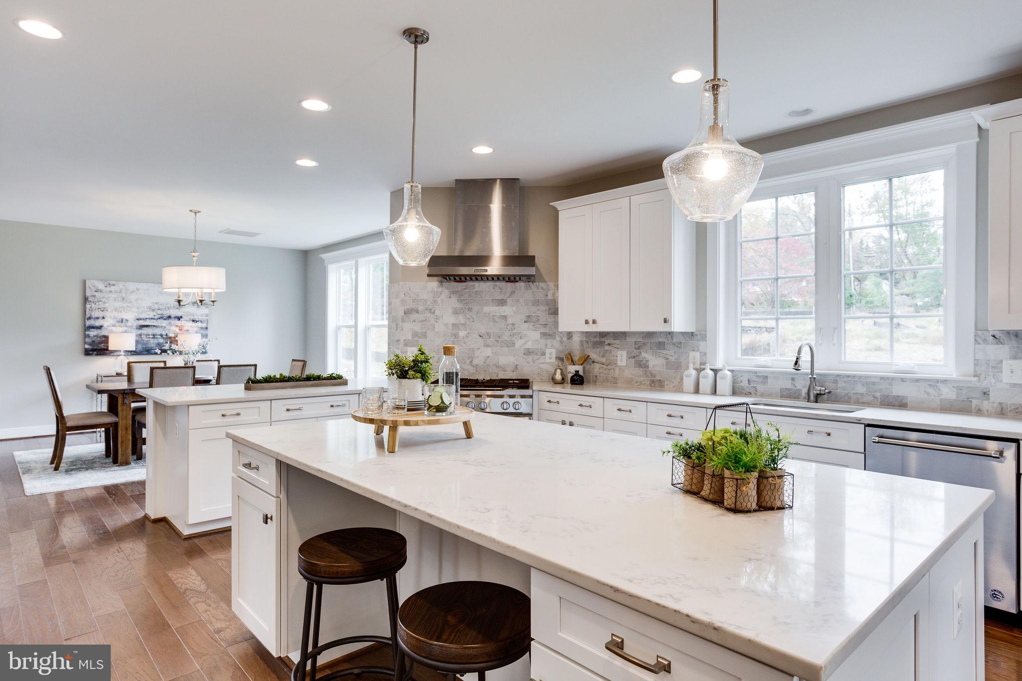 BROYHILL GLEN GARY PARK - Residential