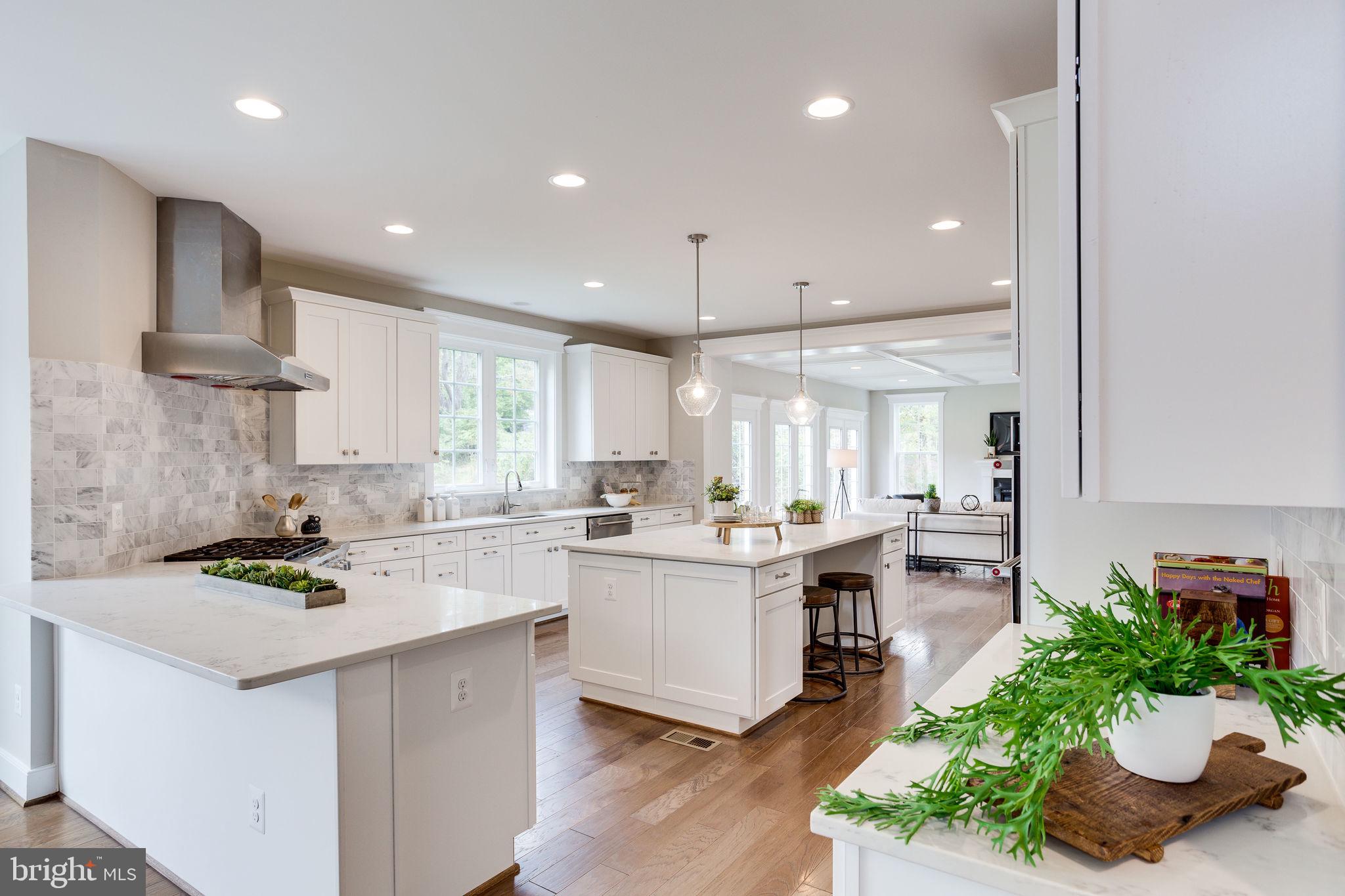 BROYHILL GLEN GARY PARK - Residential