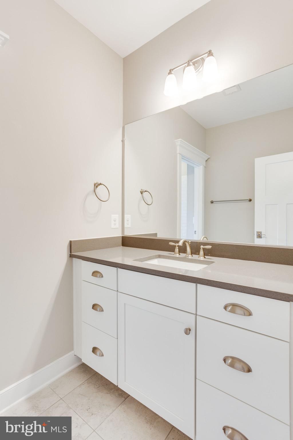 BROYHILL GLEN GARY PARK - Residential