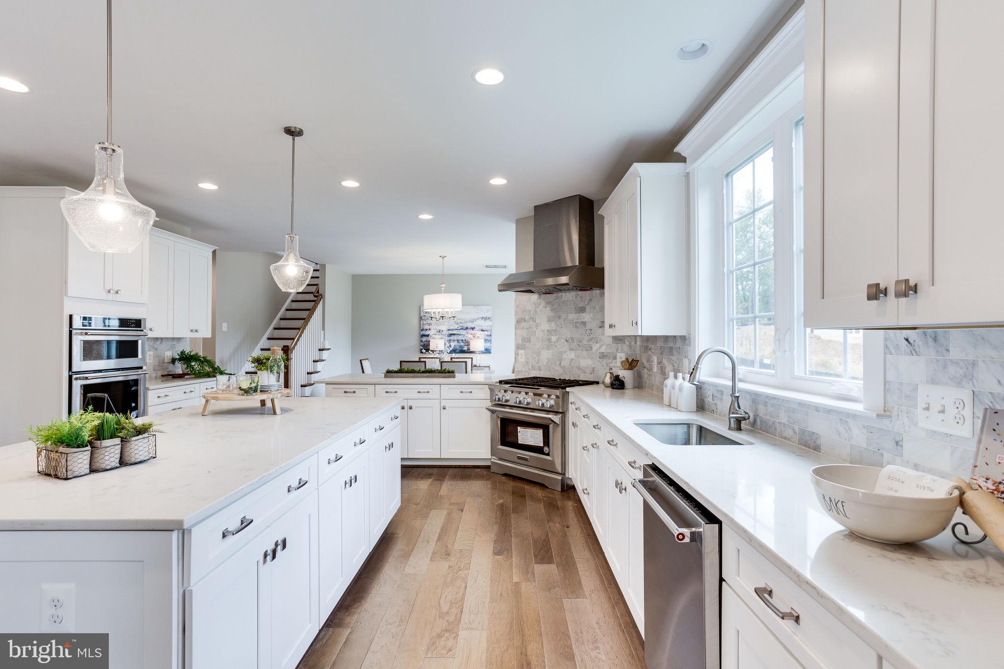 BROYHILL GLEN GARY PARK - Residential