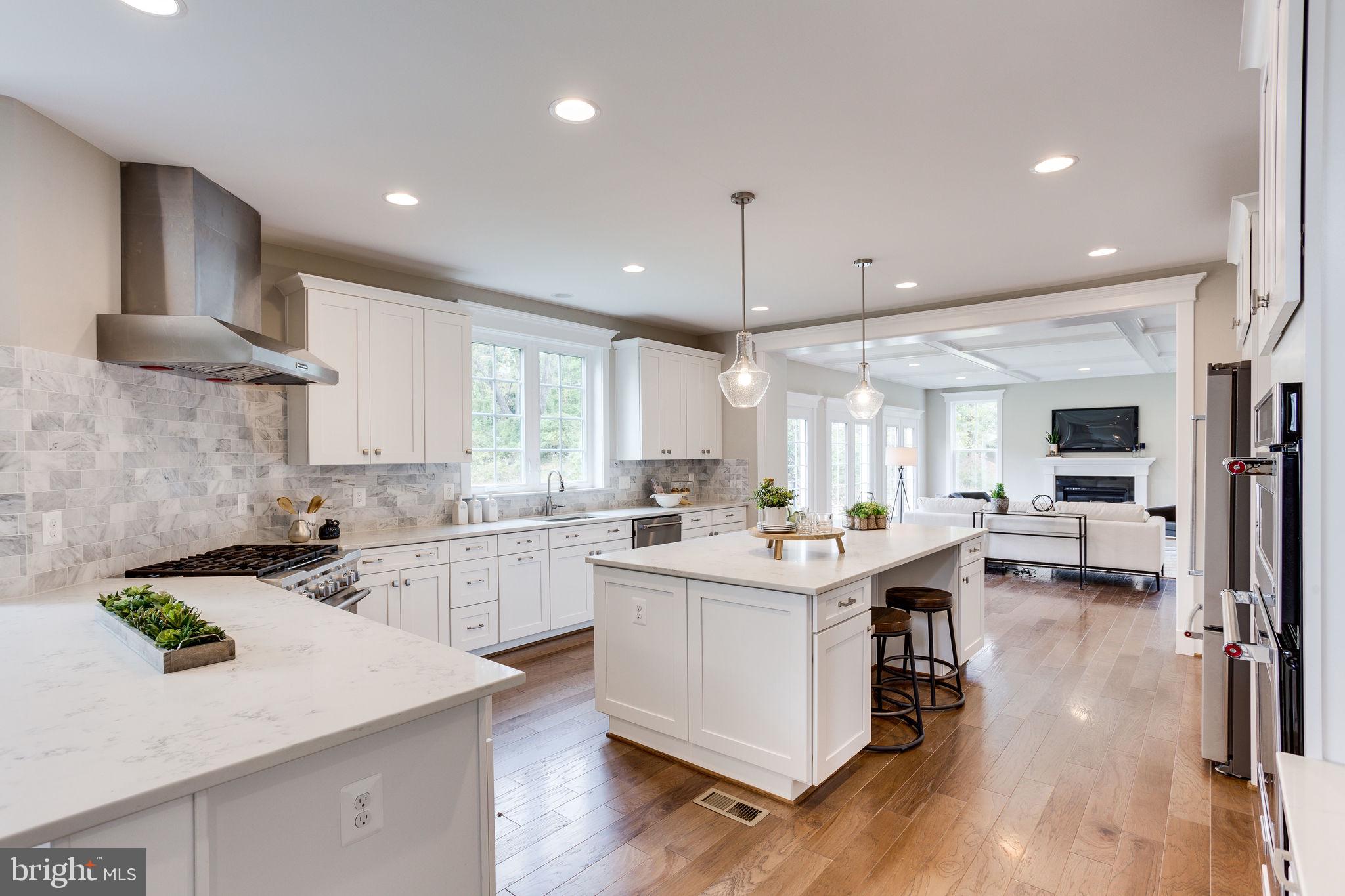 BROYHILL GLEN GARY PARK - Residential
