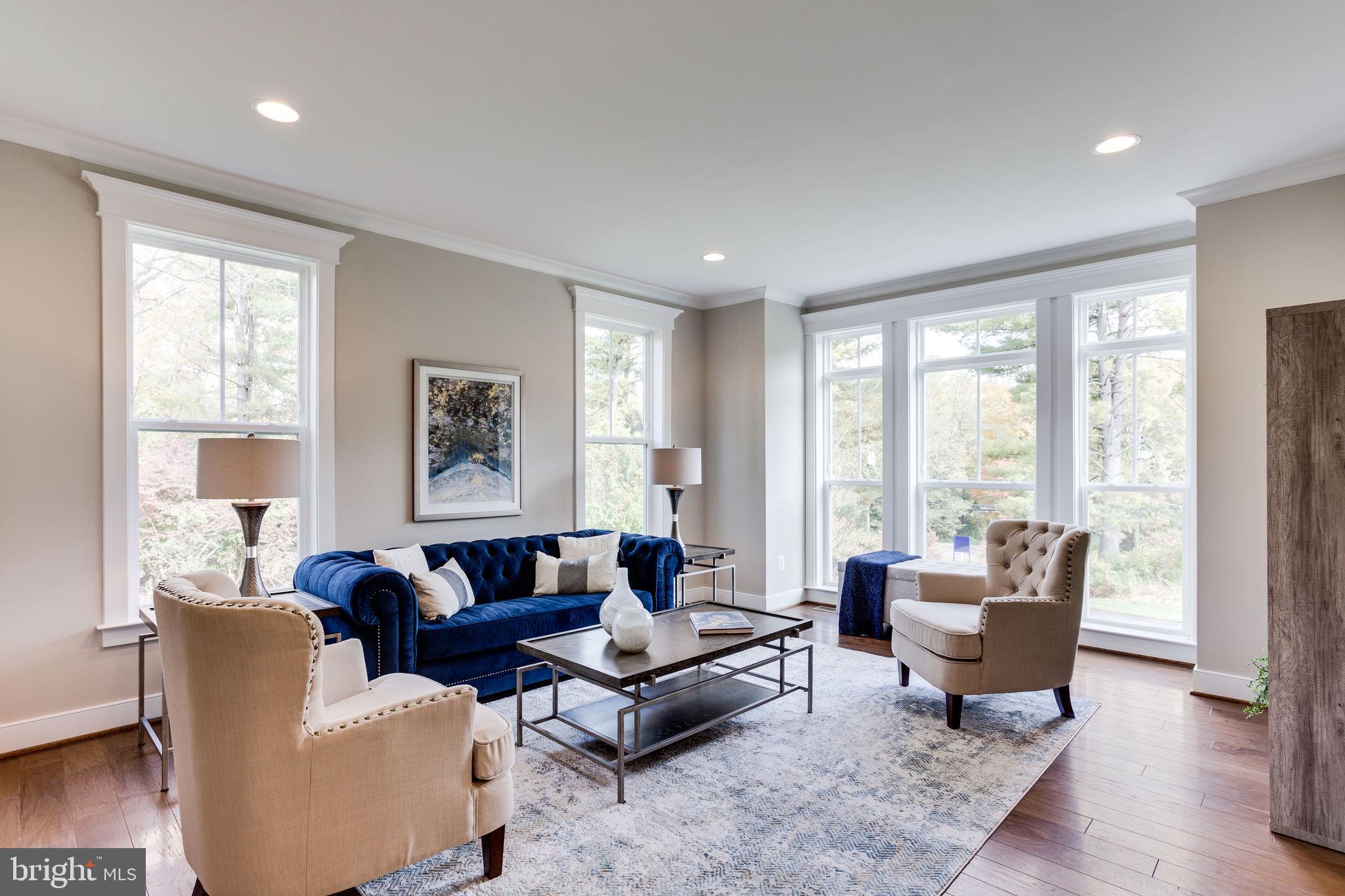 BROYHILL GLEN GARY PARK - Residential
