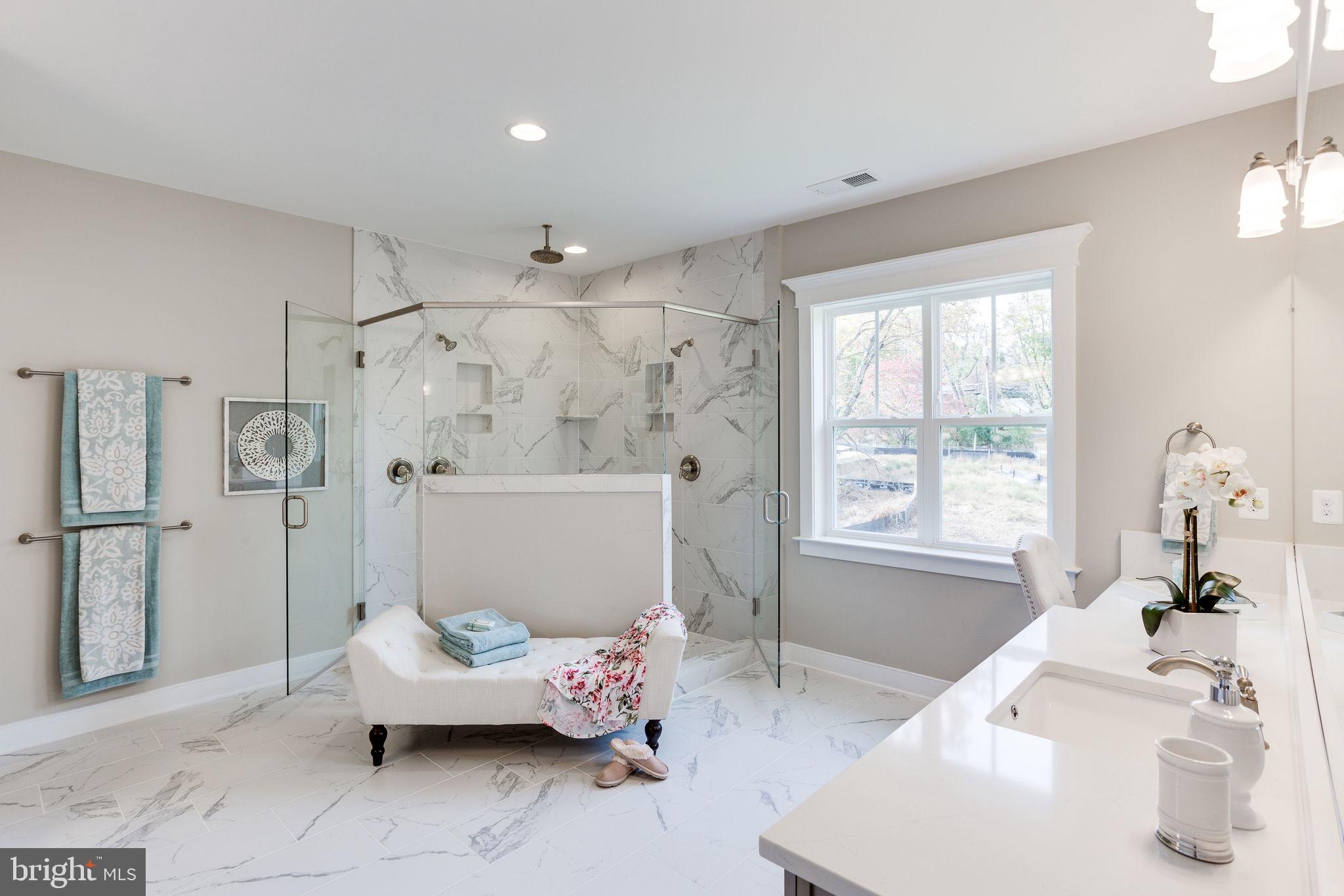 BROYHILL GLEN GARY PARK - Residential