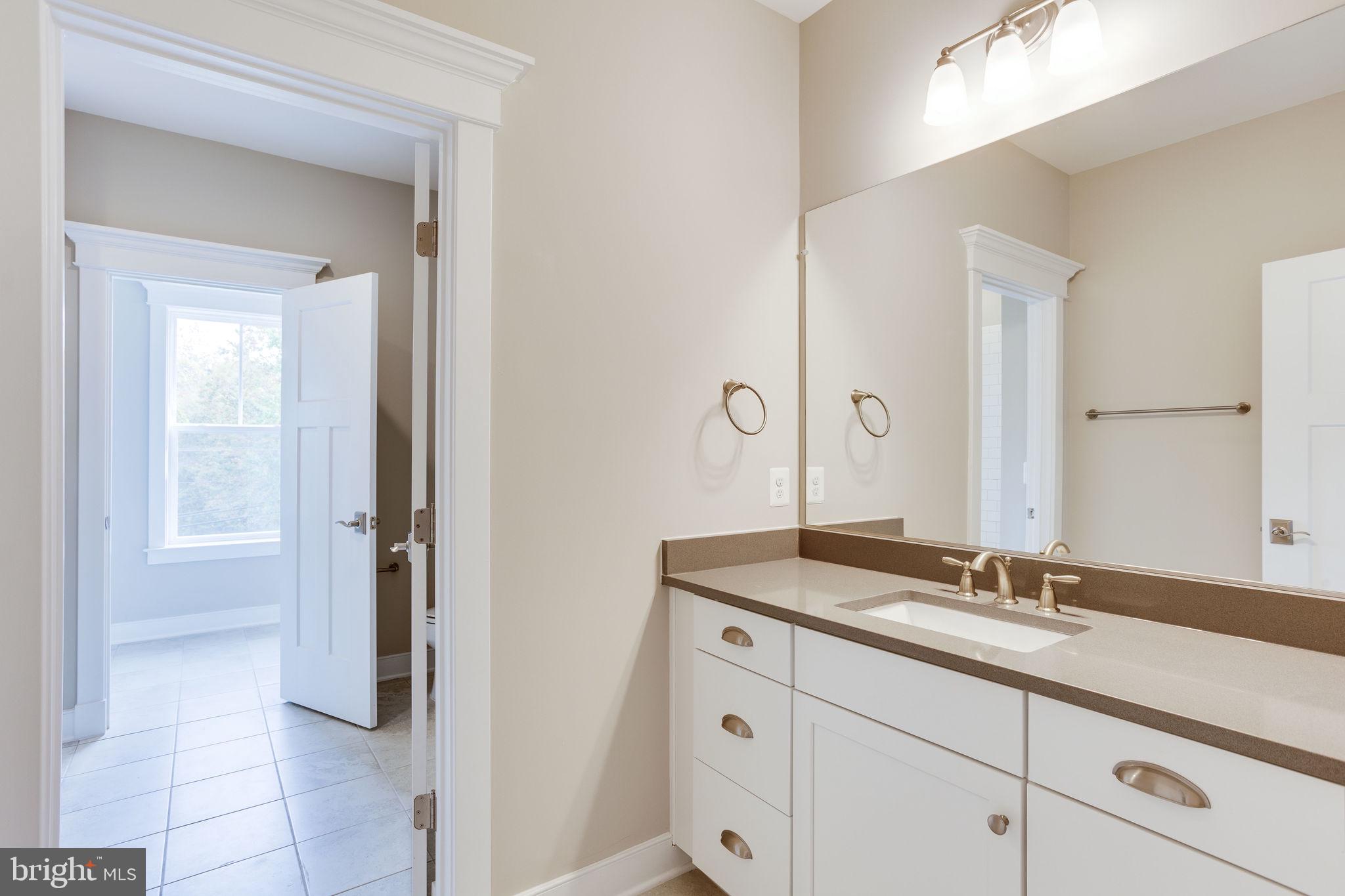 BROYHILL GLEN GARY PARK - Residential