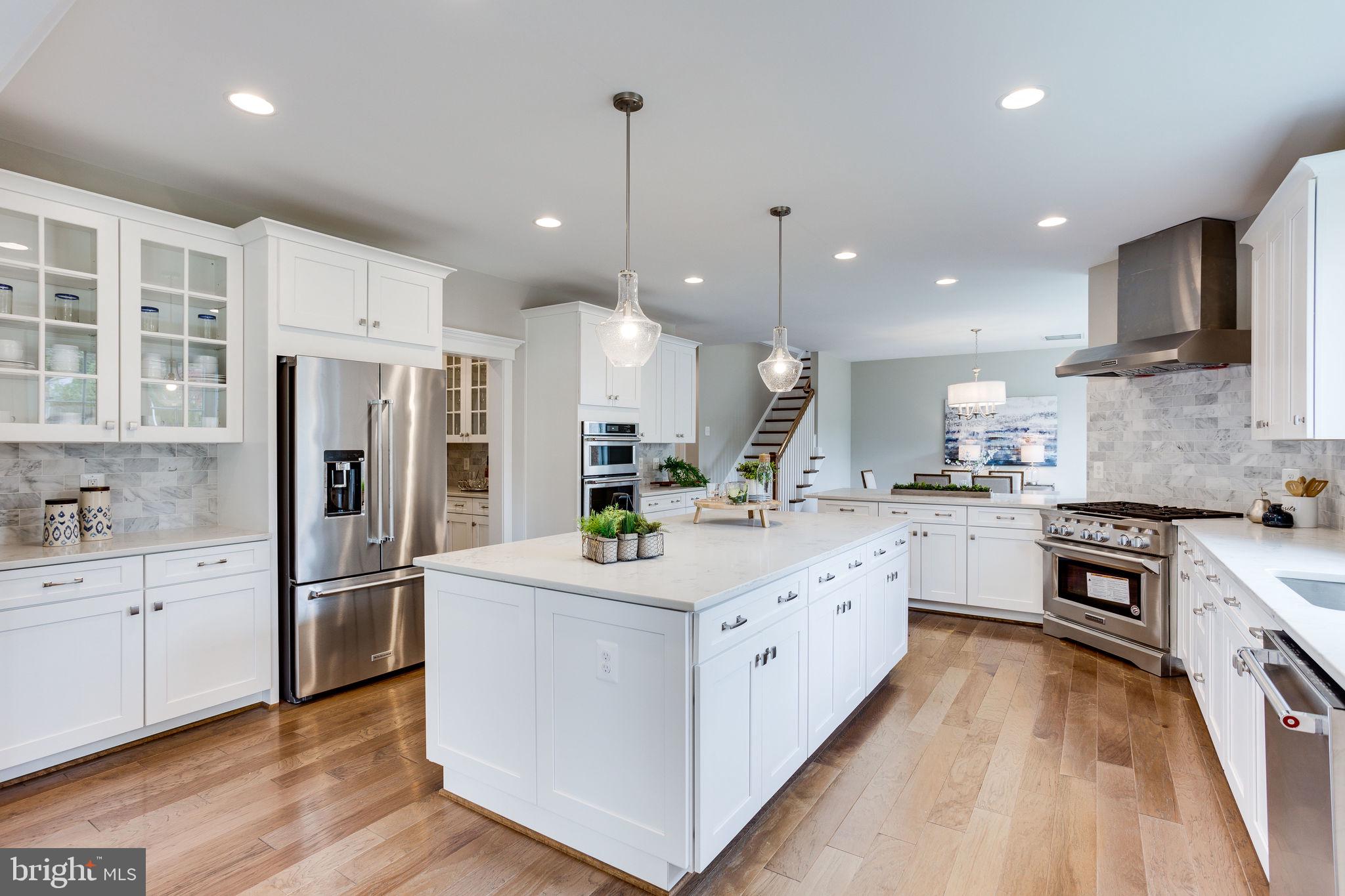 BROYHILL GLEN GARY PARK - Residential