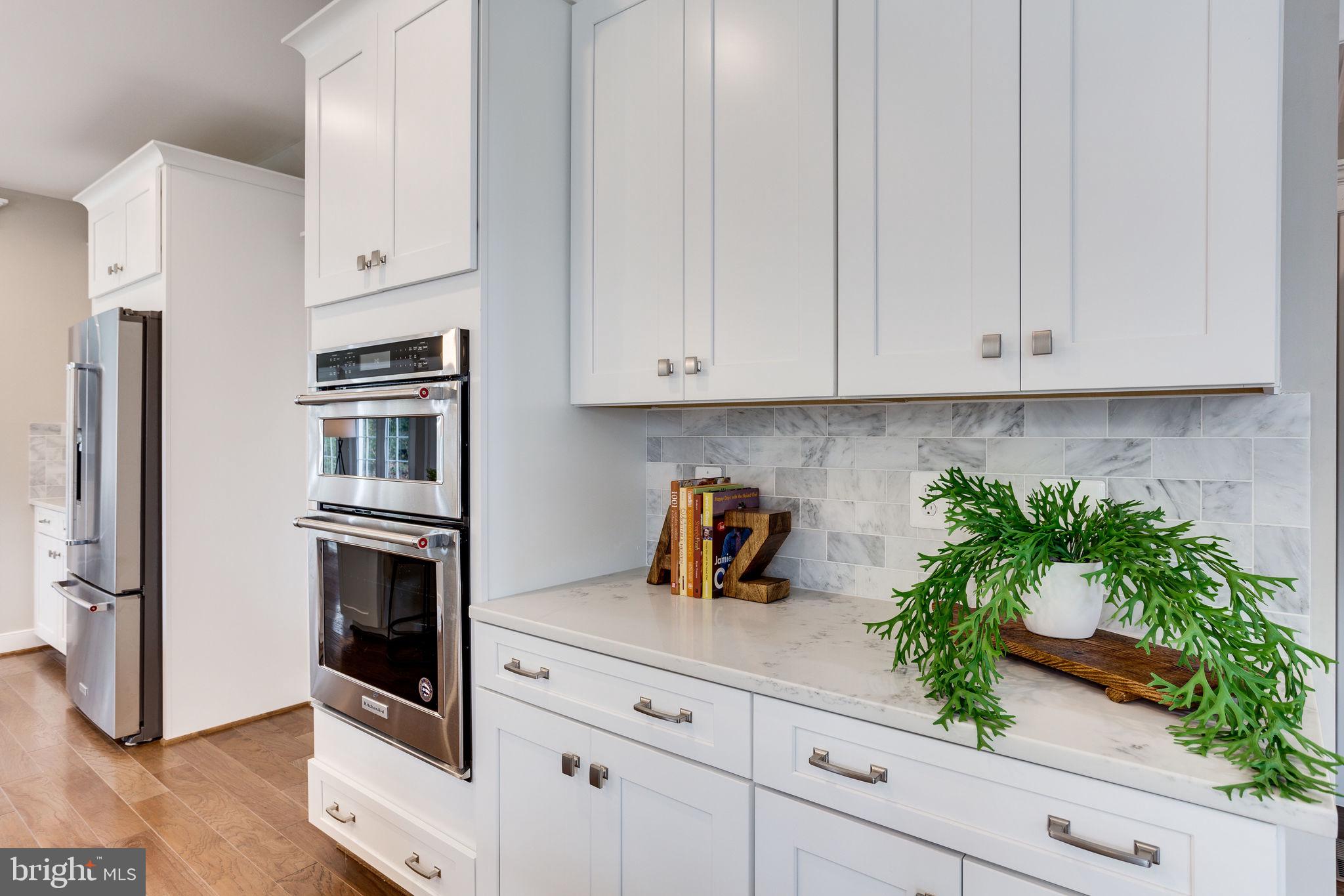 BROYHILL GLEN GARY PARK - Residential