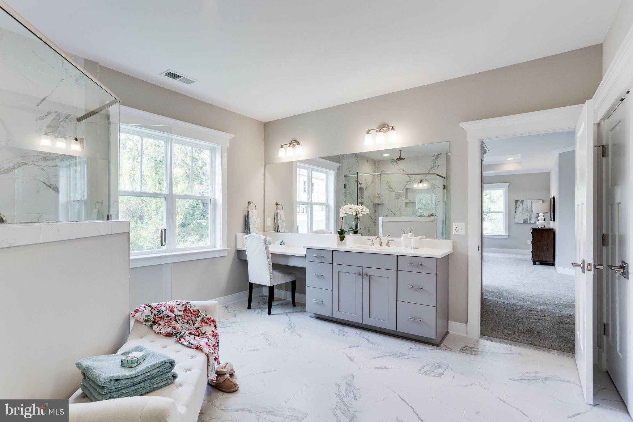 BROYHILL GLEN GARY PARK - Residential