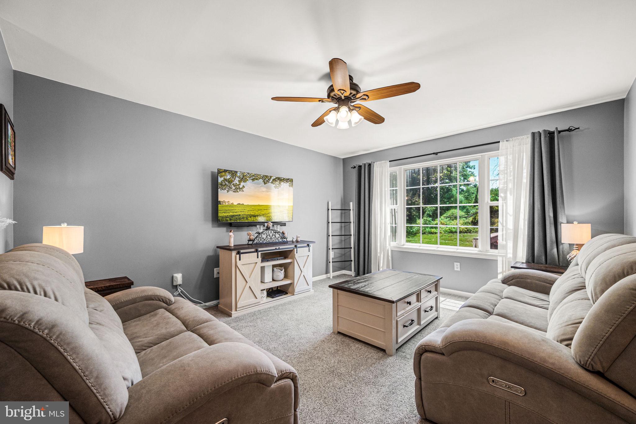 LINFIELD KNOLL - Residential
