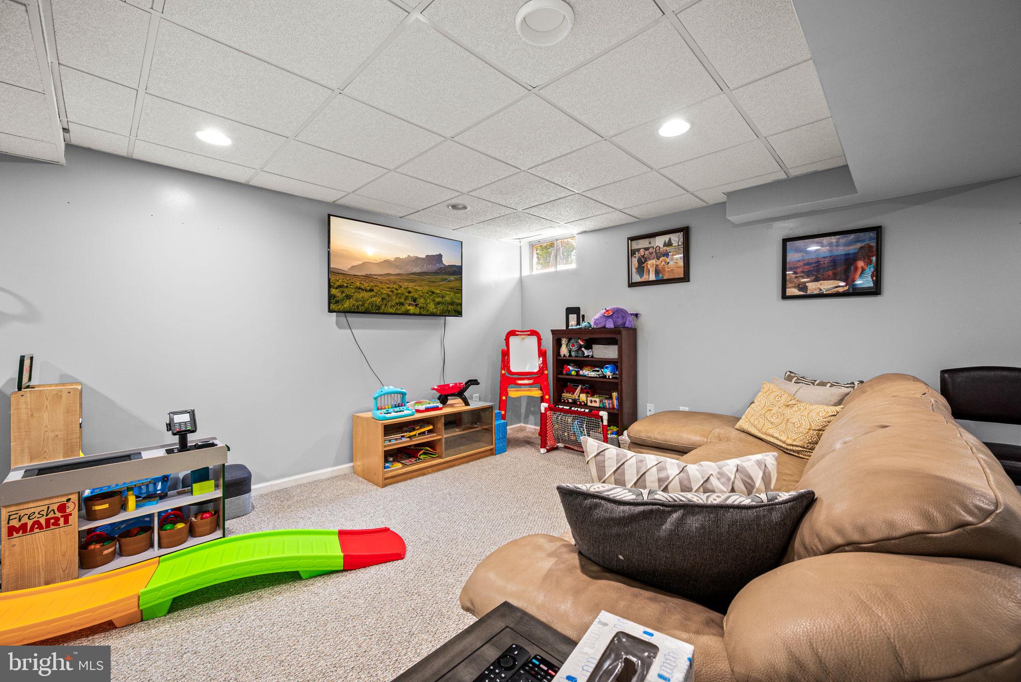 LINFIELD KNOLL - Residential