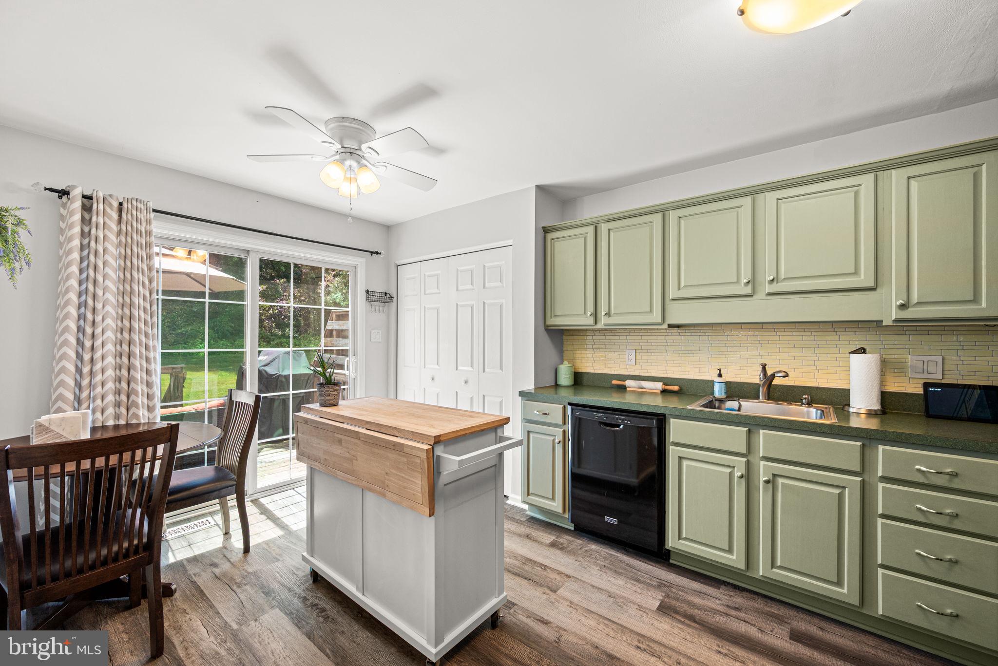LINFIELD KNOLL - Residential