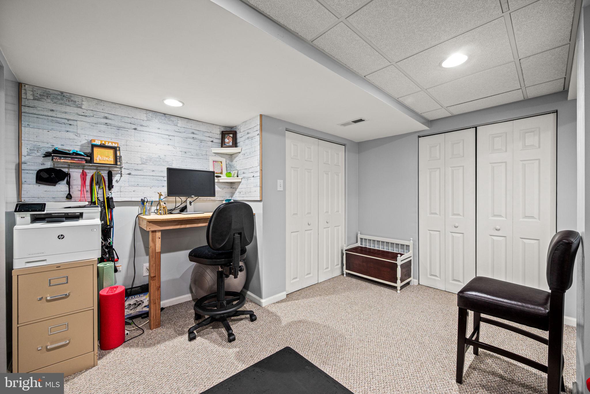 LINFIELD KNOLL - Residential