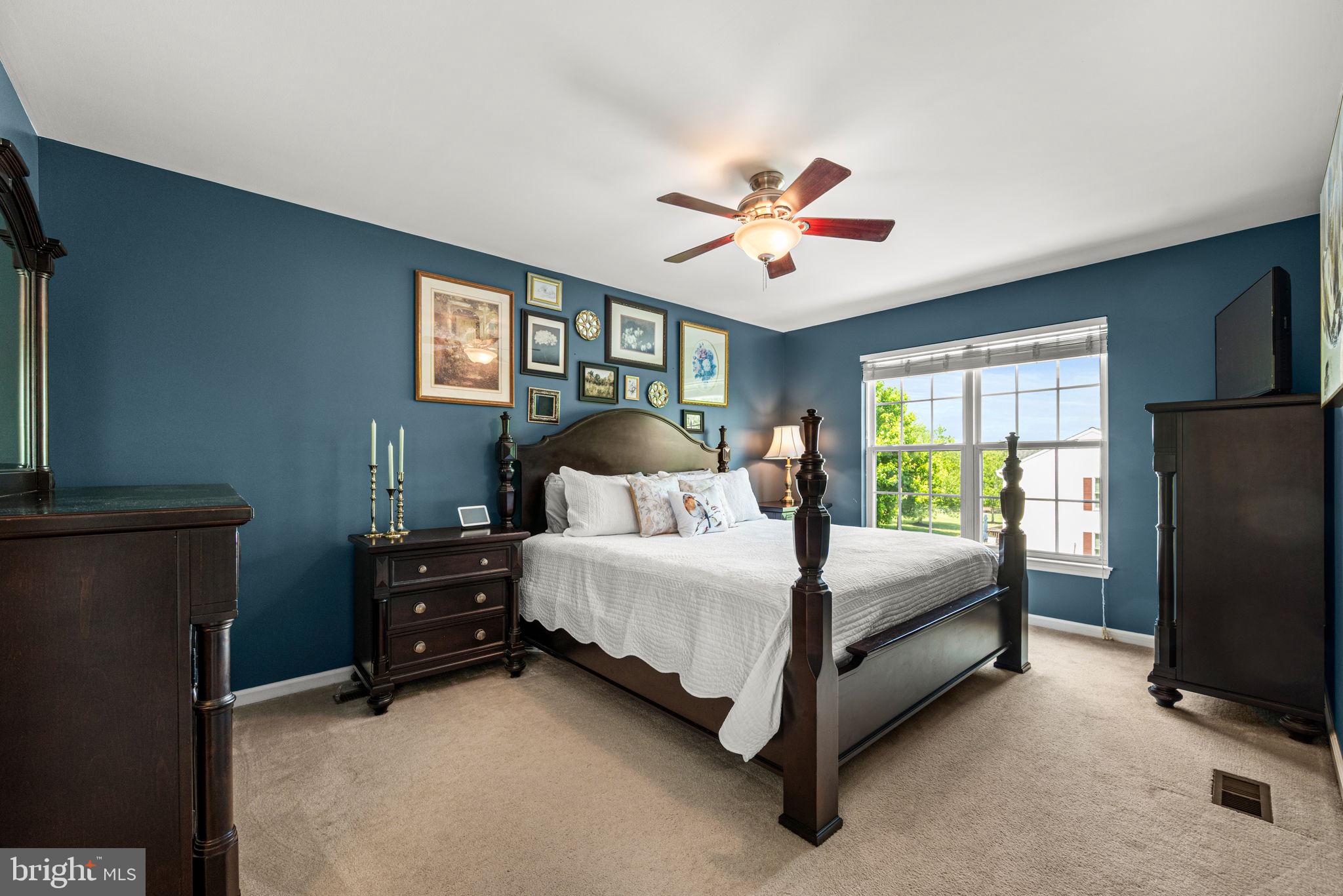 LINFIELD KNOLL - Residential
