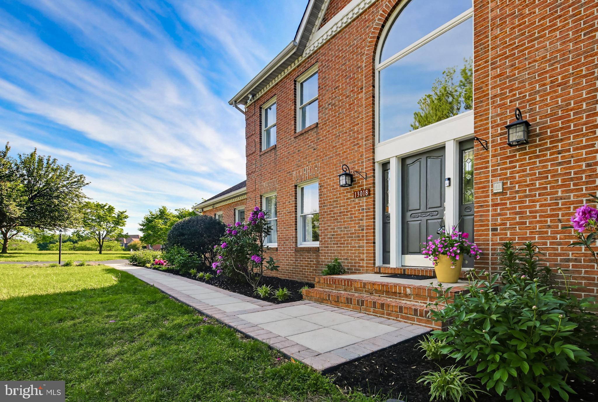 TWELVE HILLS - Residential
