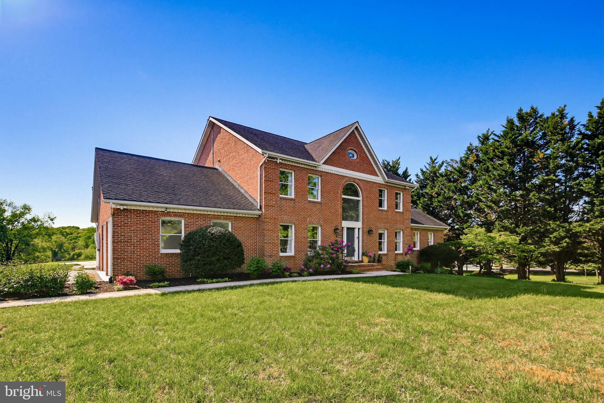 TWELVE HILLS - Residential