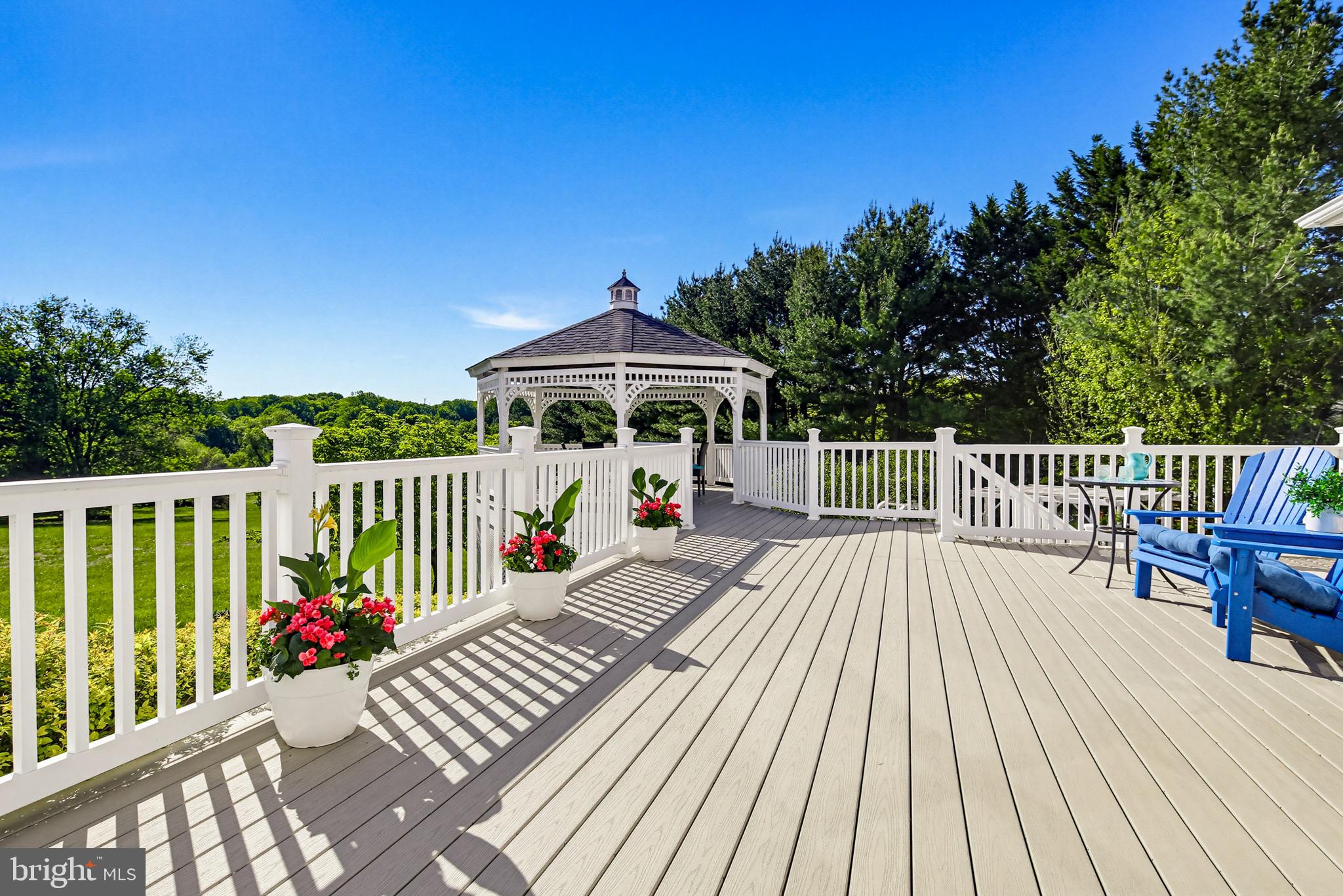 TWELVE HILLS - Residential