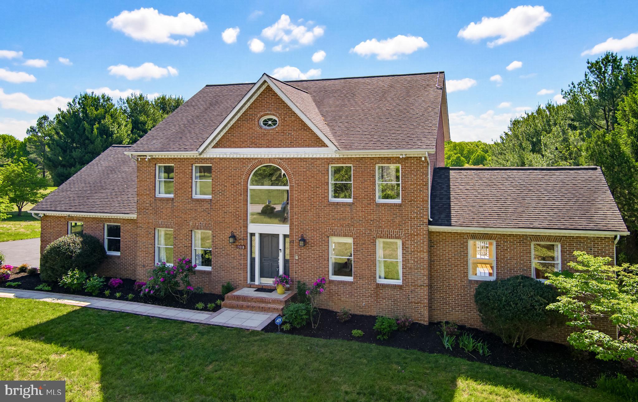 TWELVE HILLS - Residential