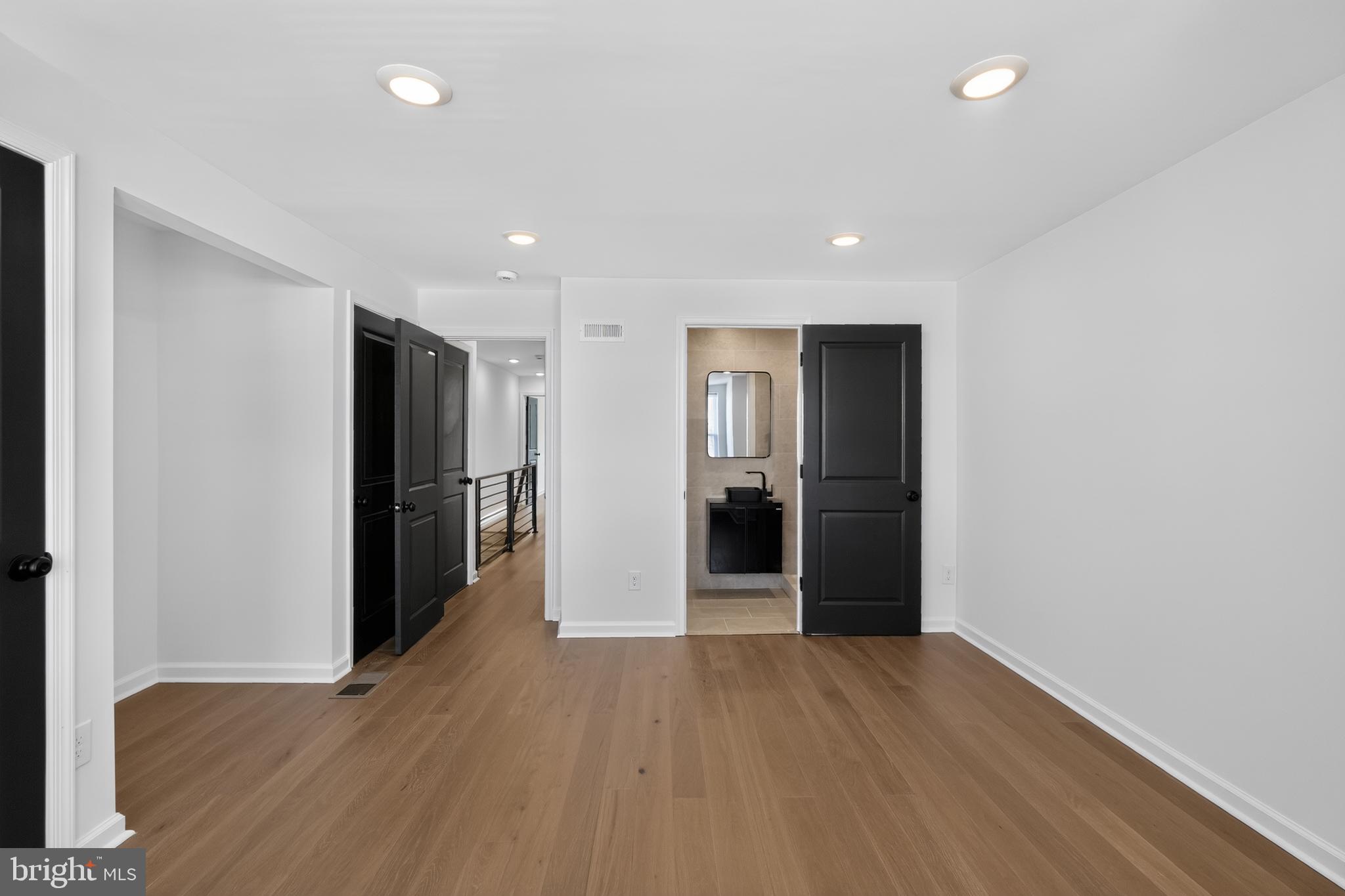 OVERBROOK - Residential