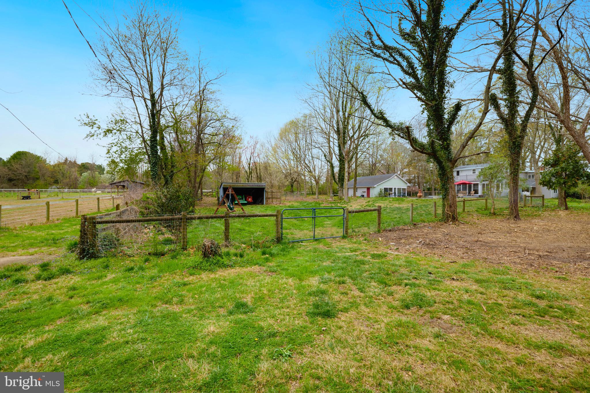 EASTON - Farm