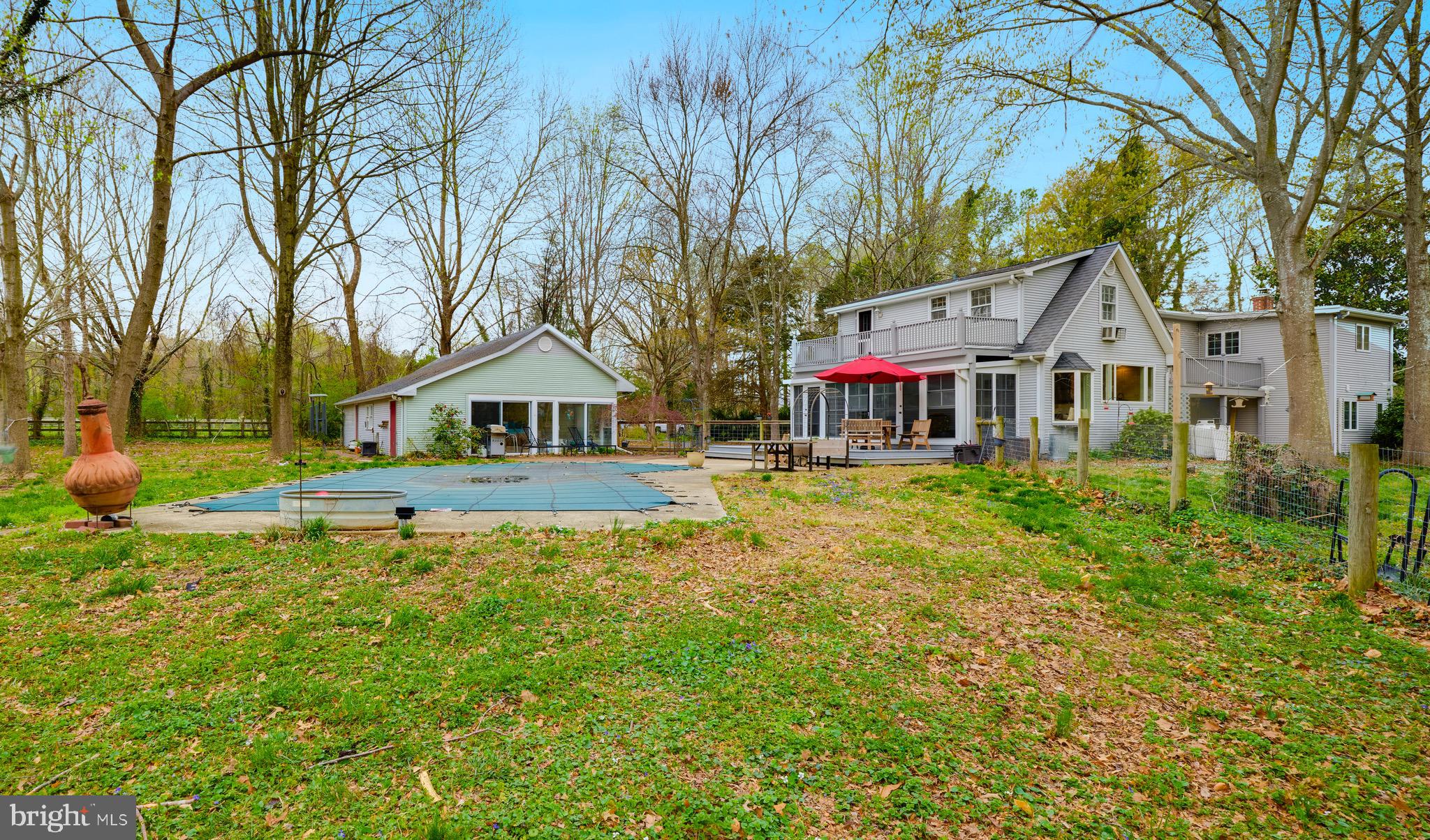 EASTON - Farm