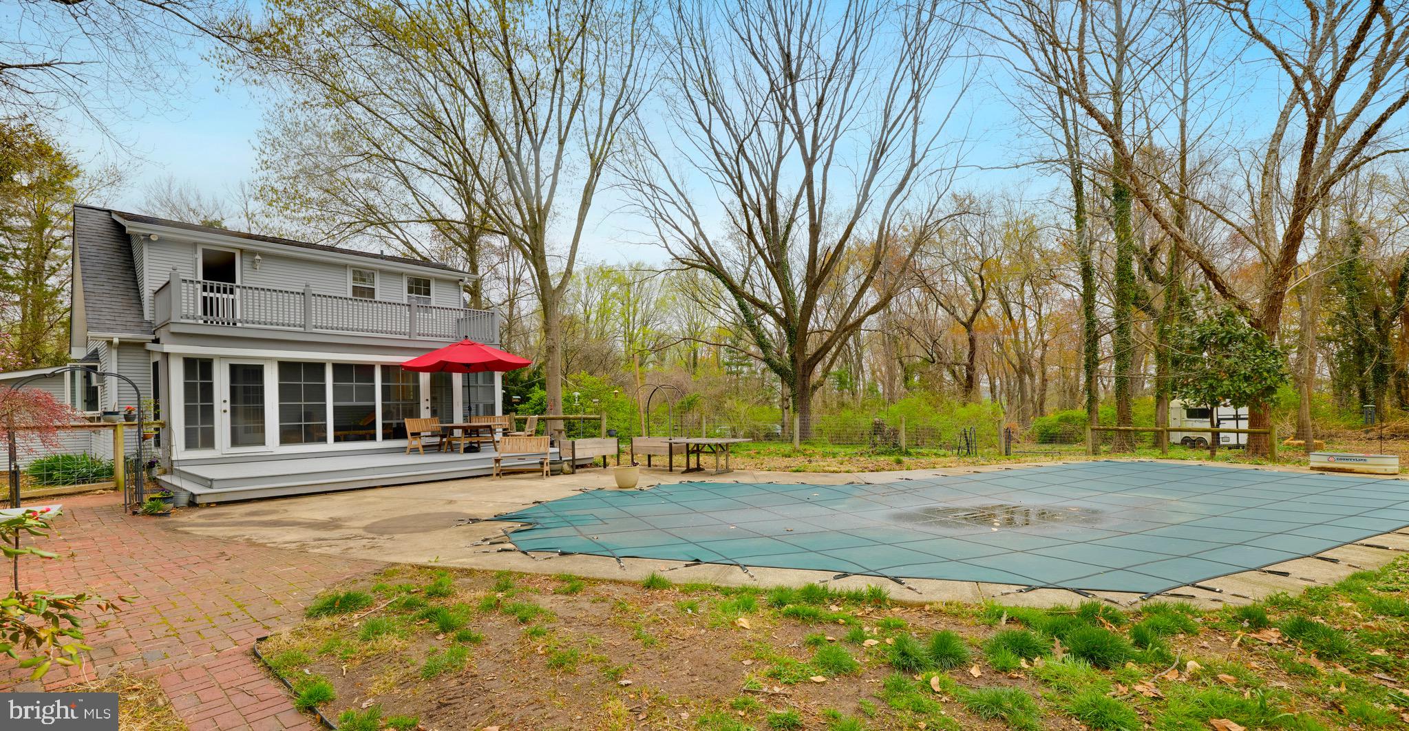 EASTON - Farm
