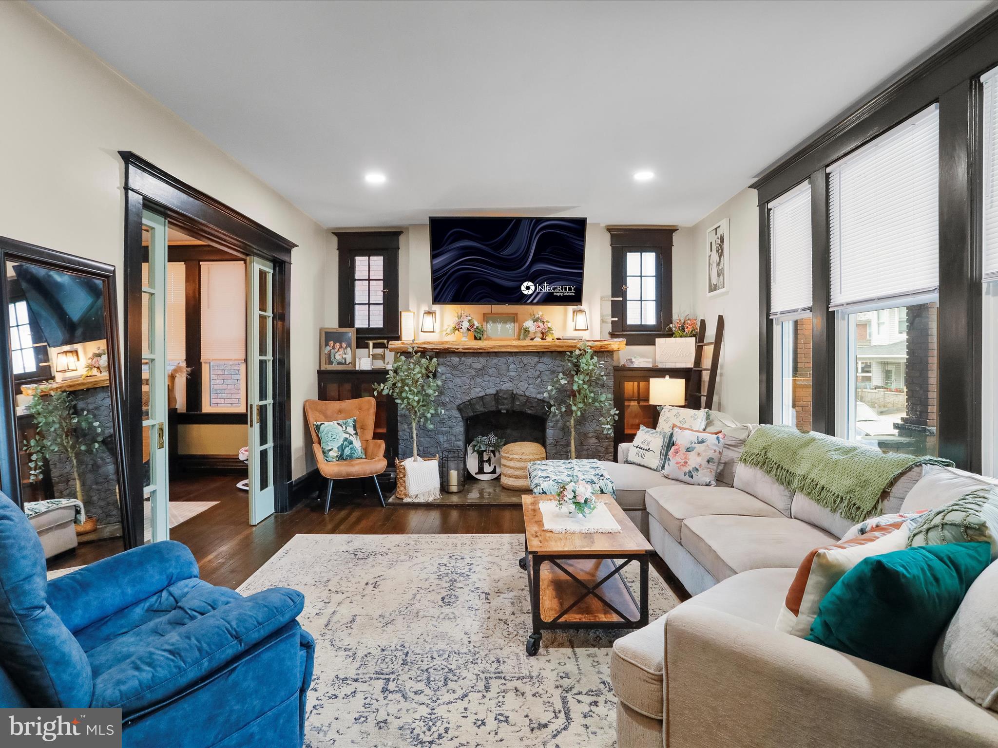 WEST SIDE - Residential