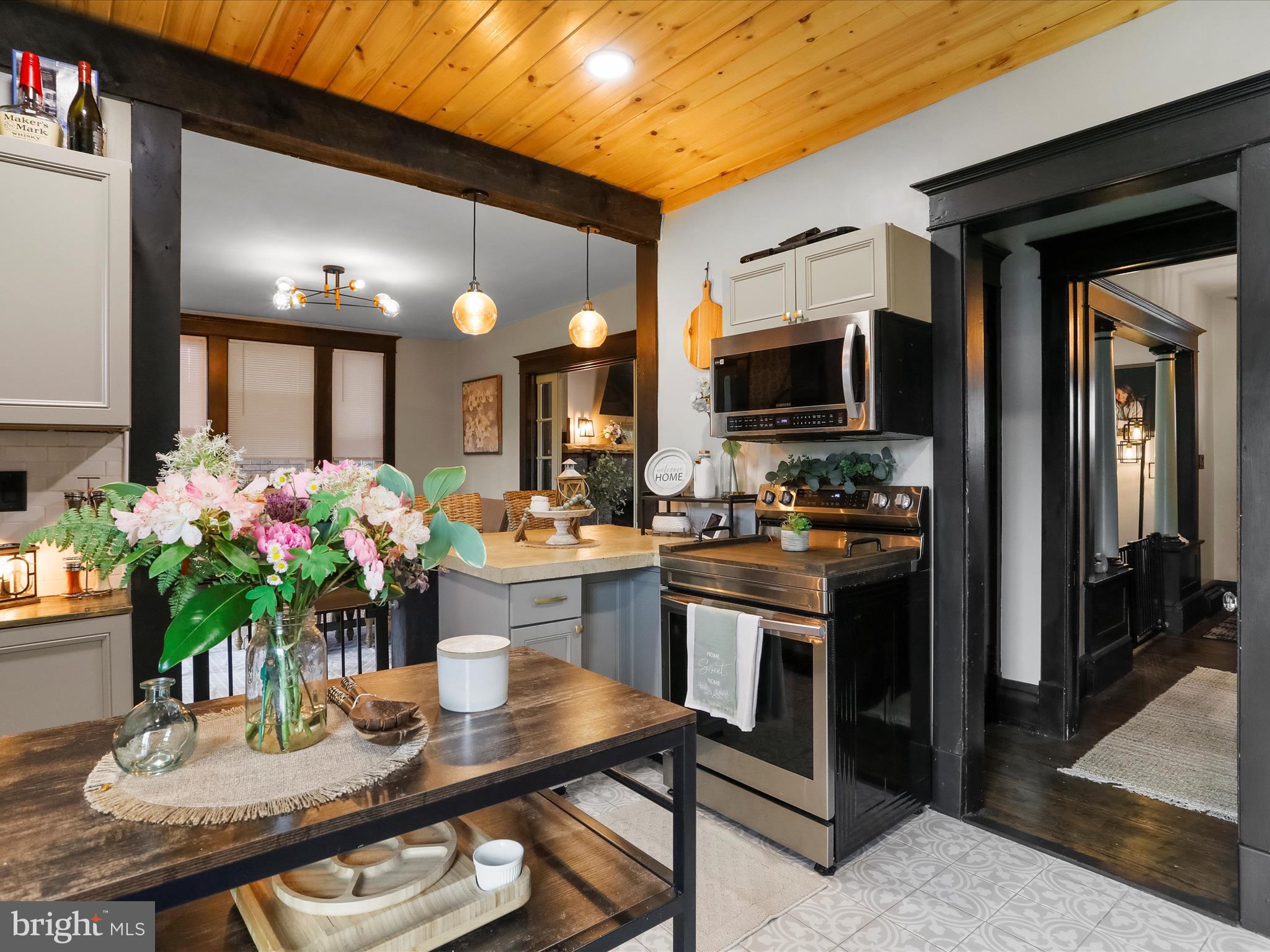 WEST SIDE - Residential