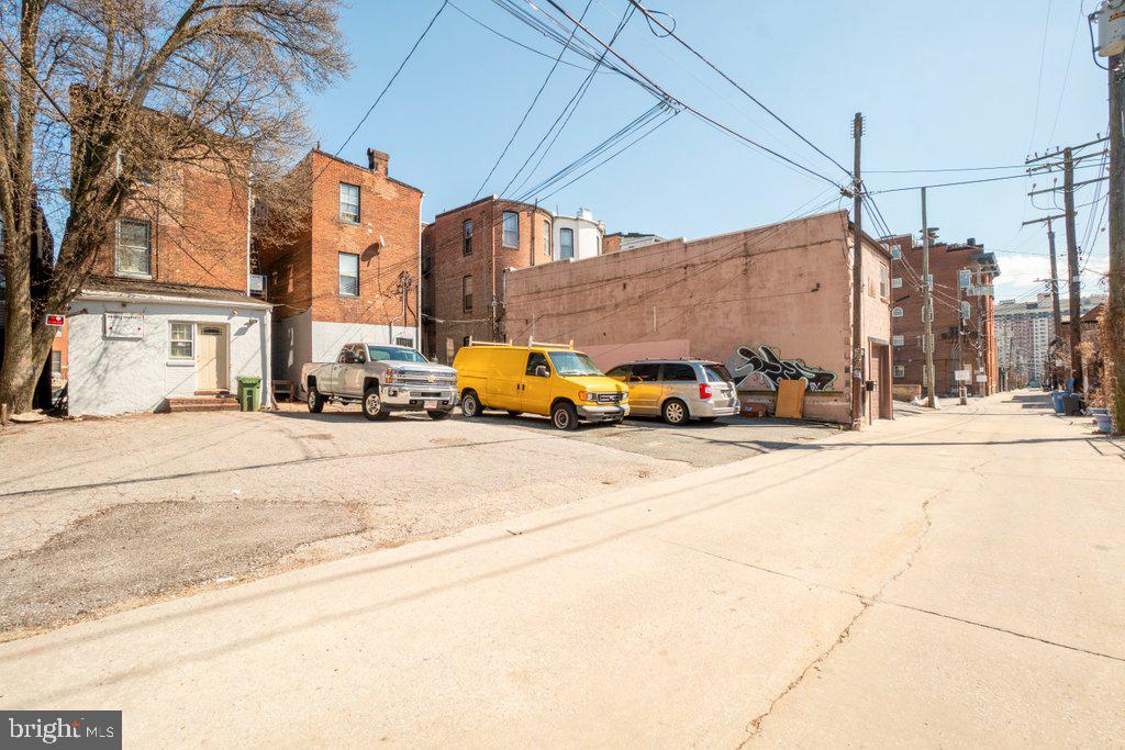 OLD GOUCHER - Commercial Sale