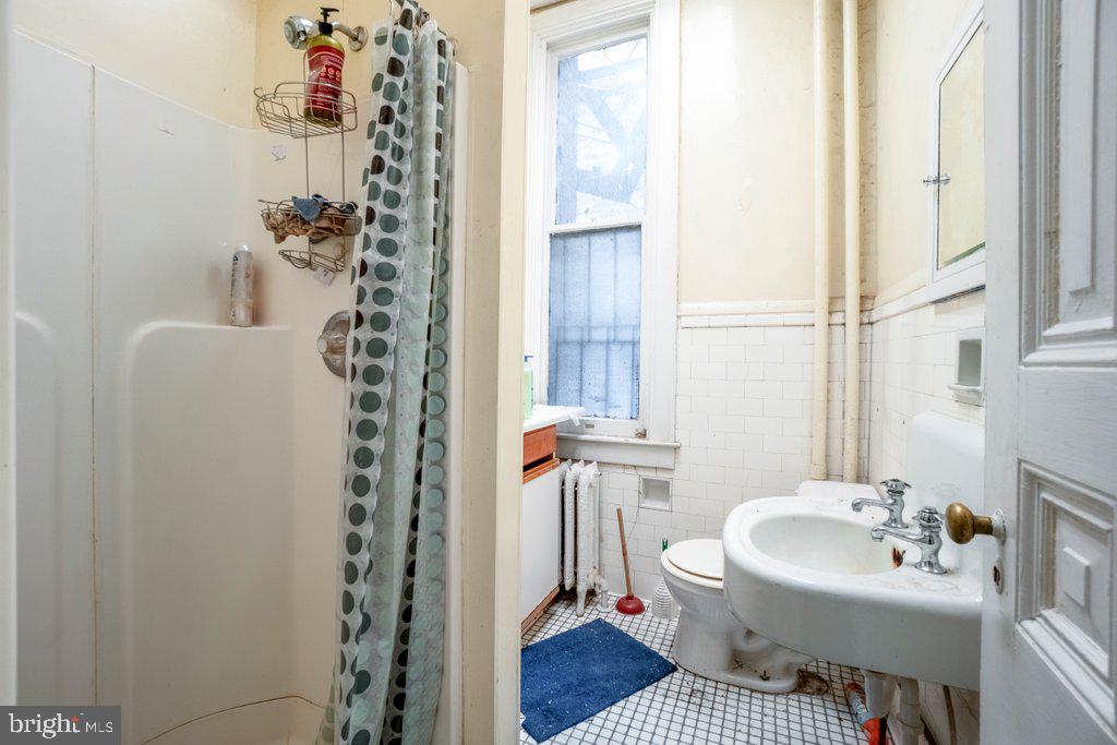 OLD GOUCHER - Commercial Sale
