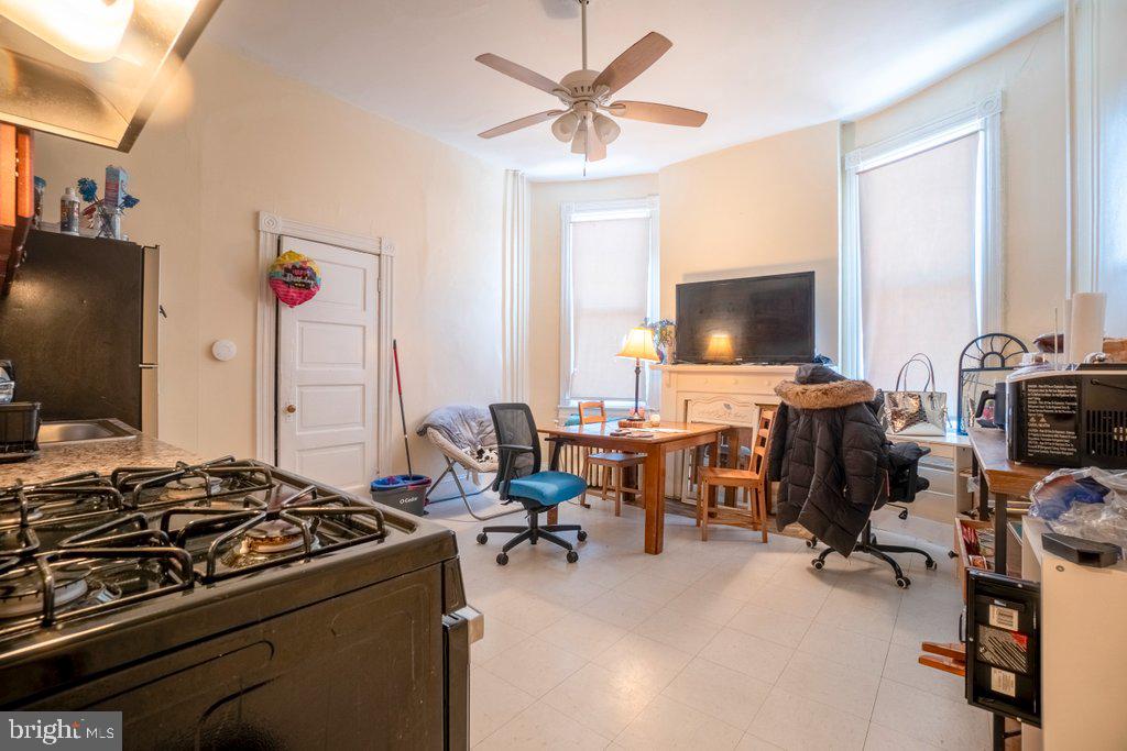 OLD GOUCHER - Commercial Sale