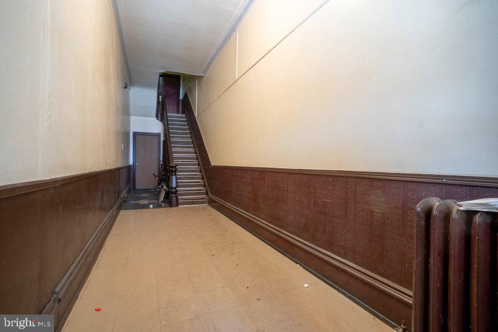 OLD GOUCHER - Commercial Sale