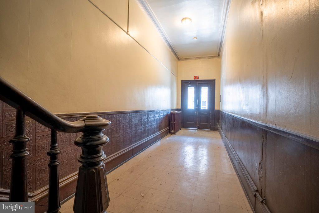 OLD GOUCHER - Commercial Sale