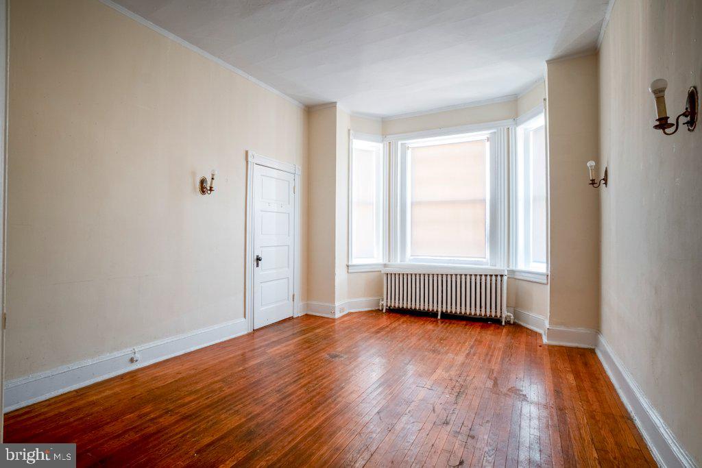OLD GOUCHER - Commercial Sale