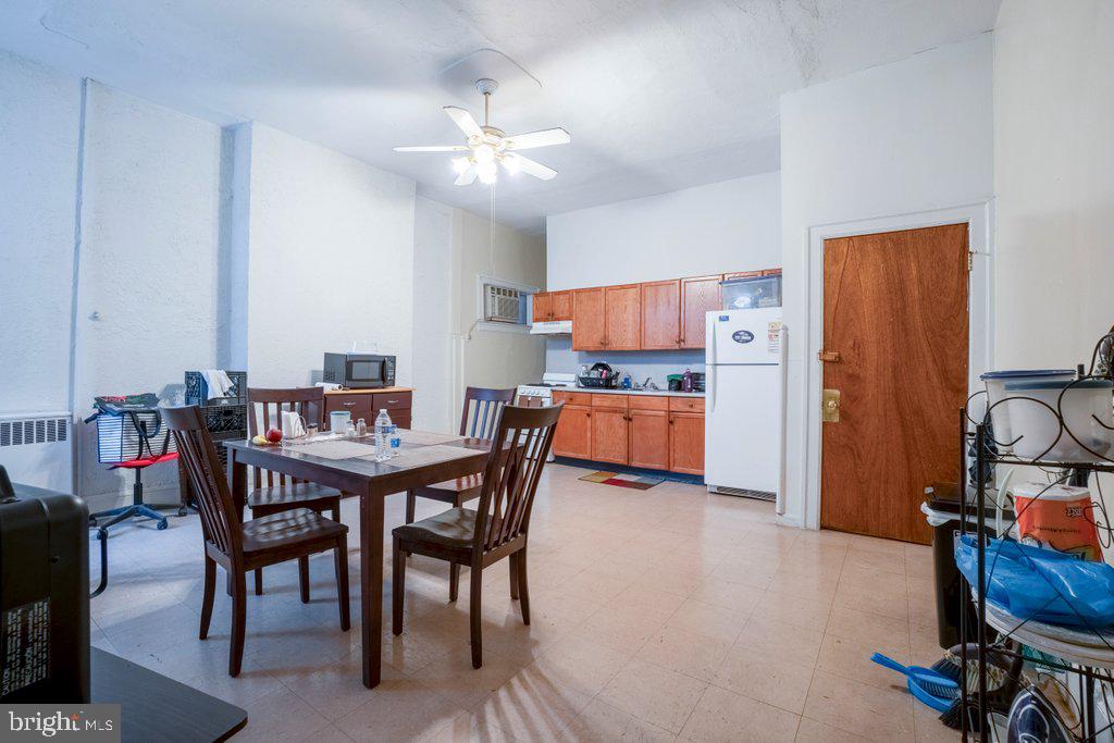 OLD GOUCHER - Commercial Sale