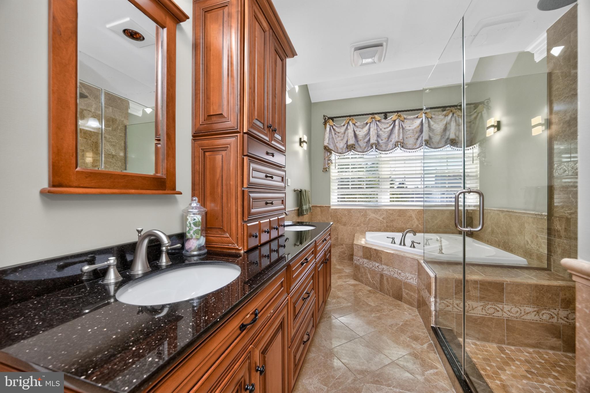 FOX RIDGE - Residential