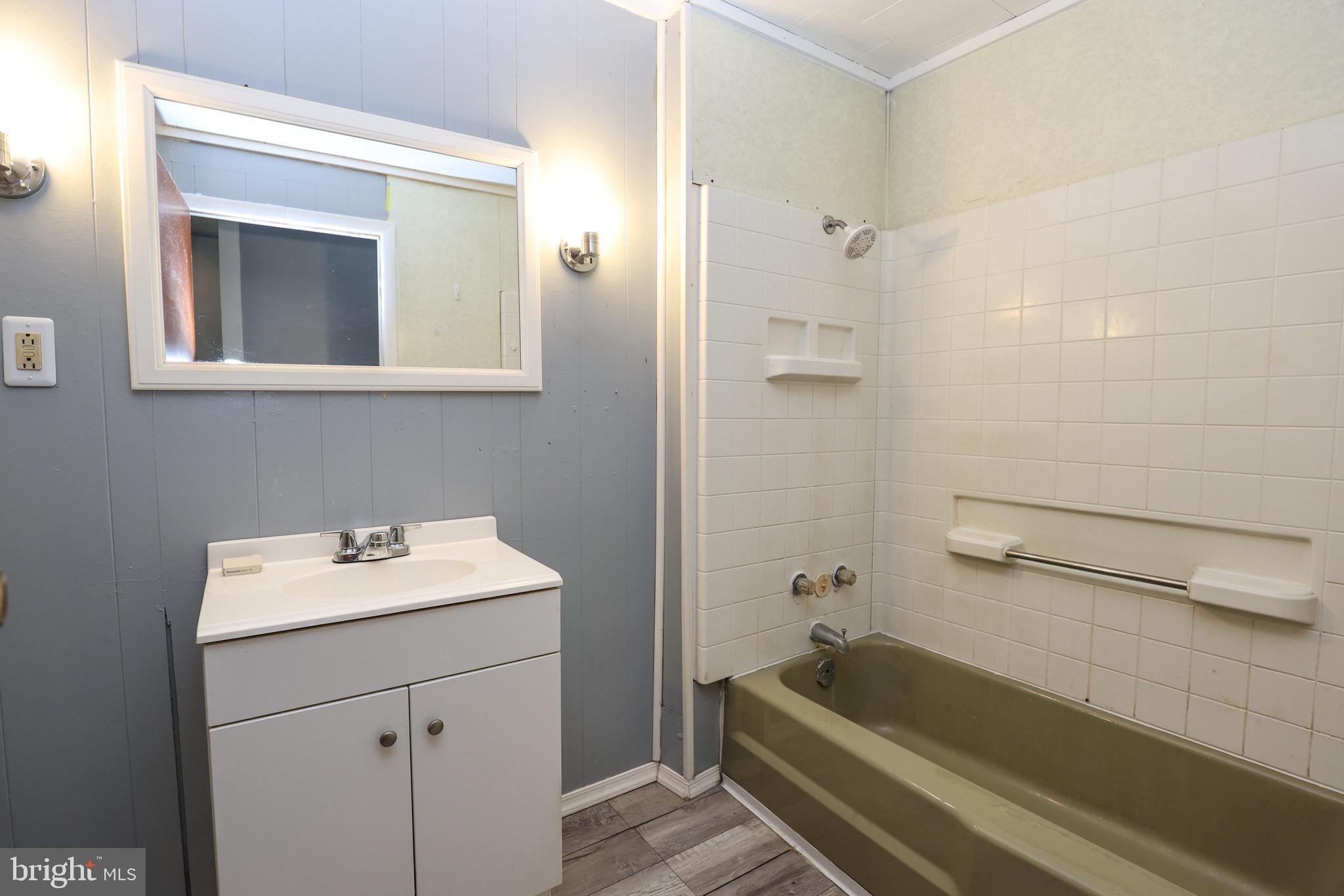 ASHLAND - Residential