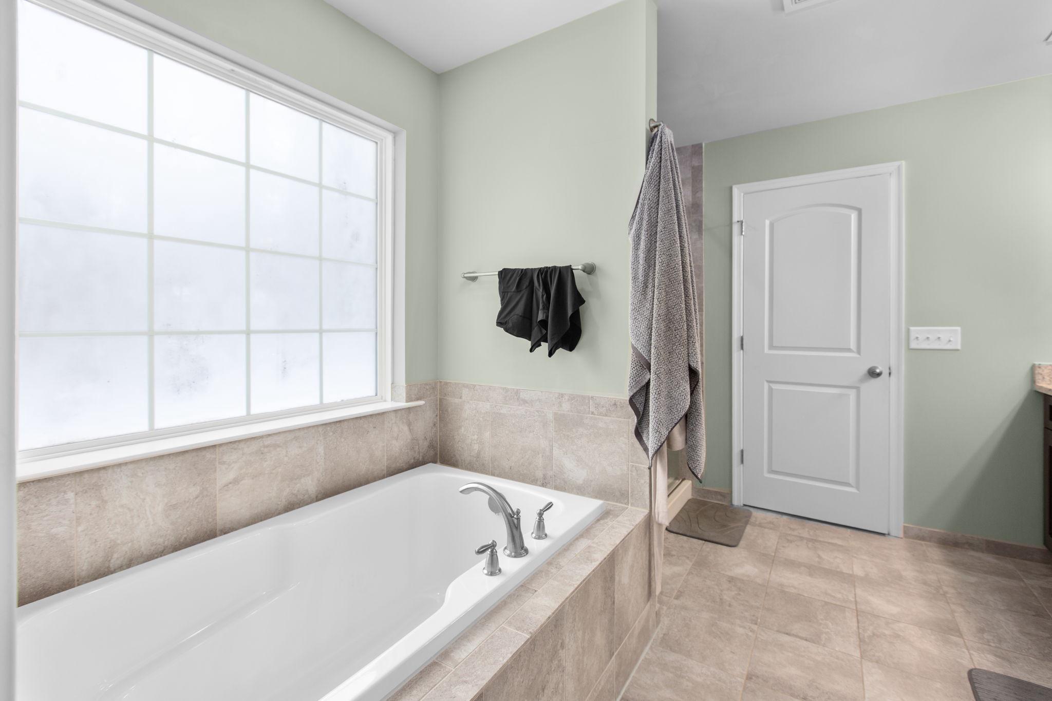 PRESIDENTIAL LAKES - Residential